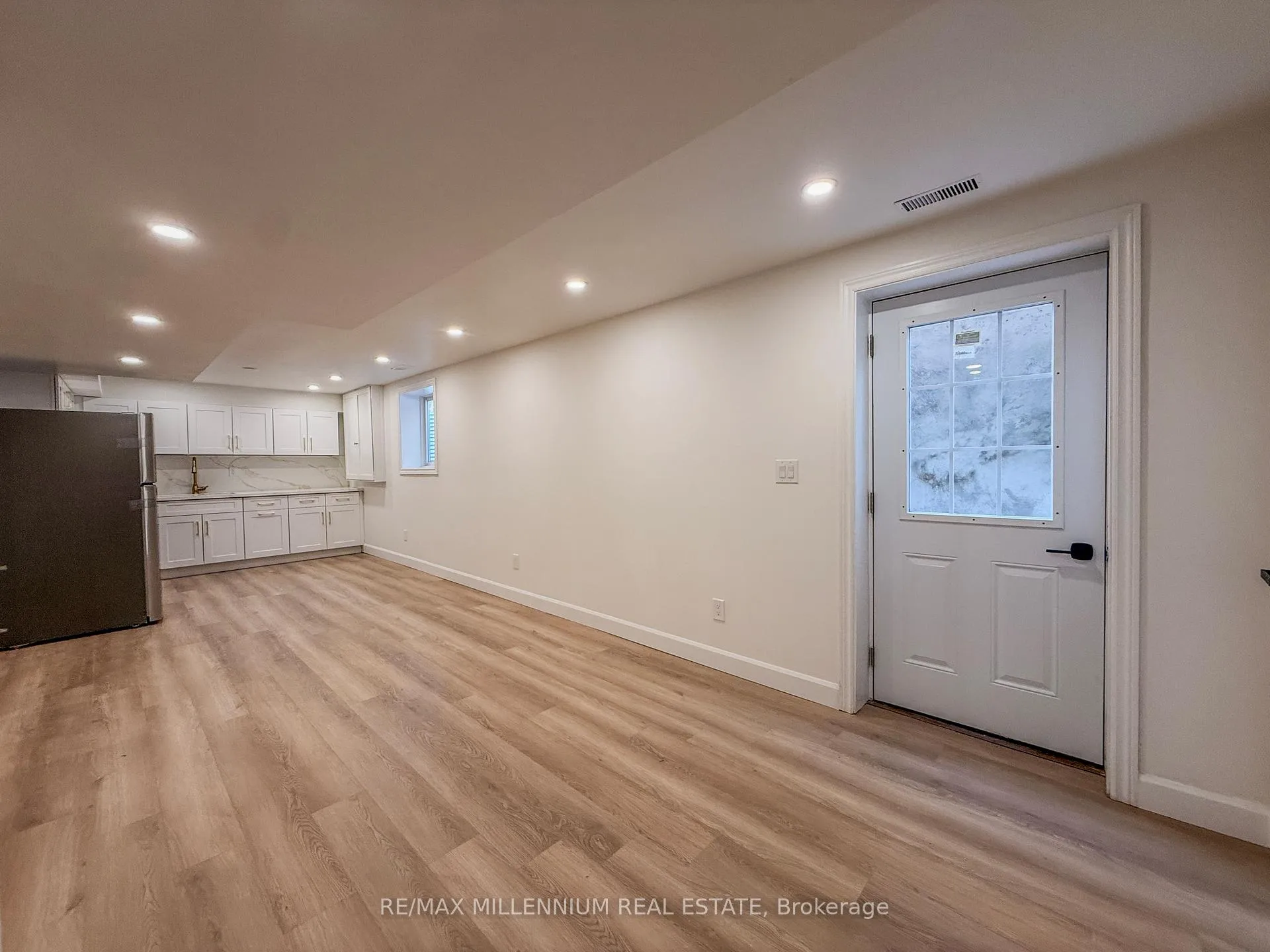 Photo 8 of 14 Sallis Drive, Ajax, South East — HOMEH
