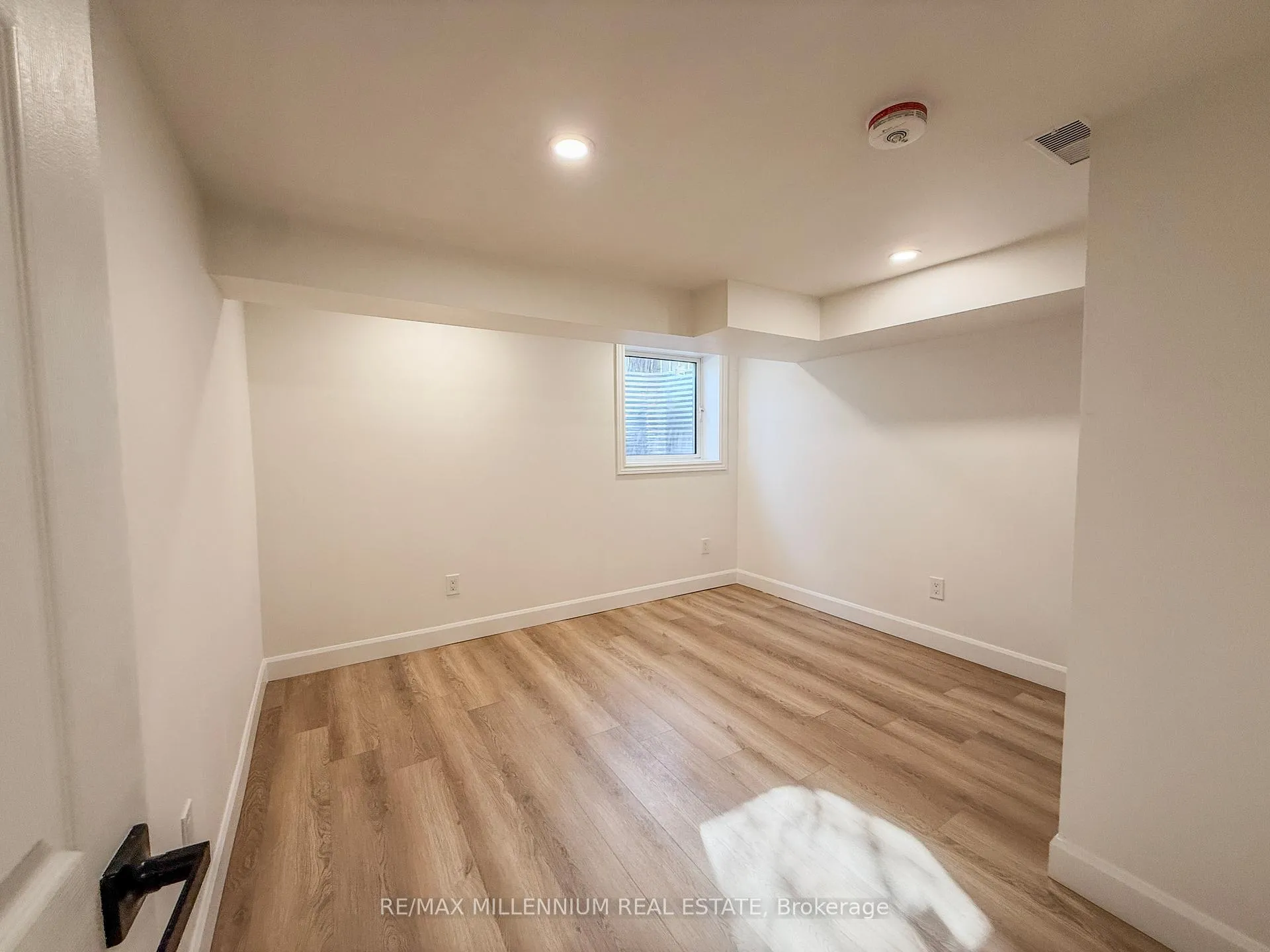 Photo 13 of 14 Sallis Drive, Ajax, South East — HOMEH