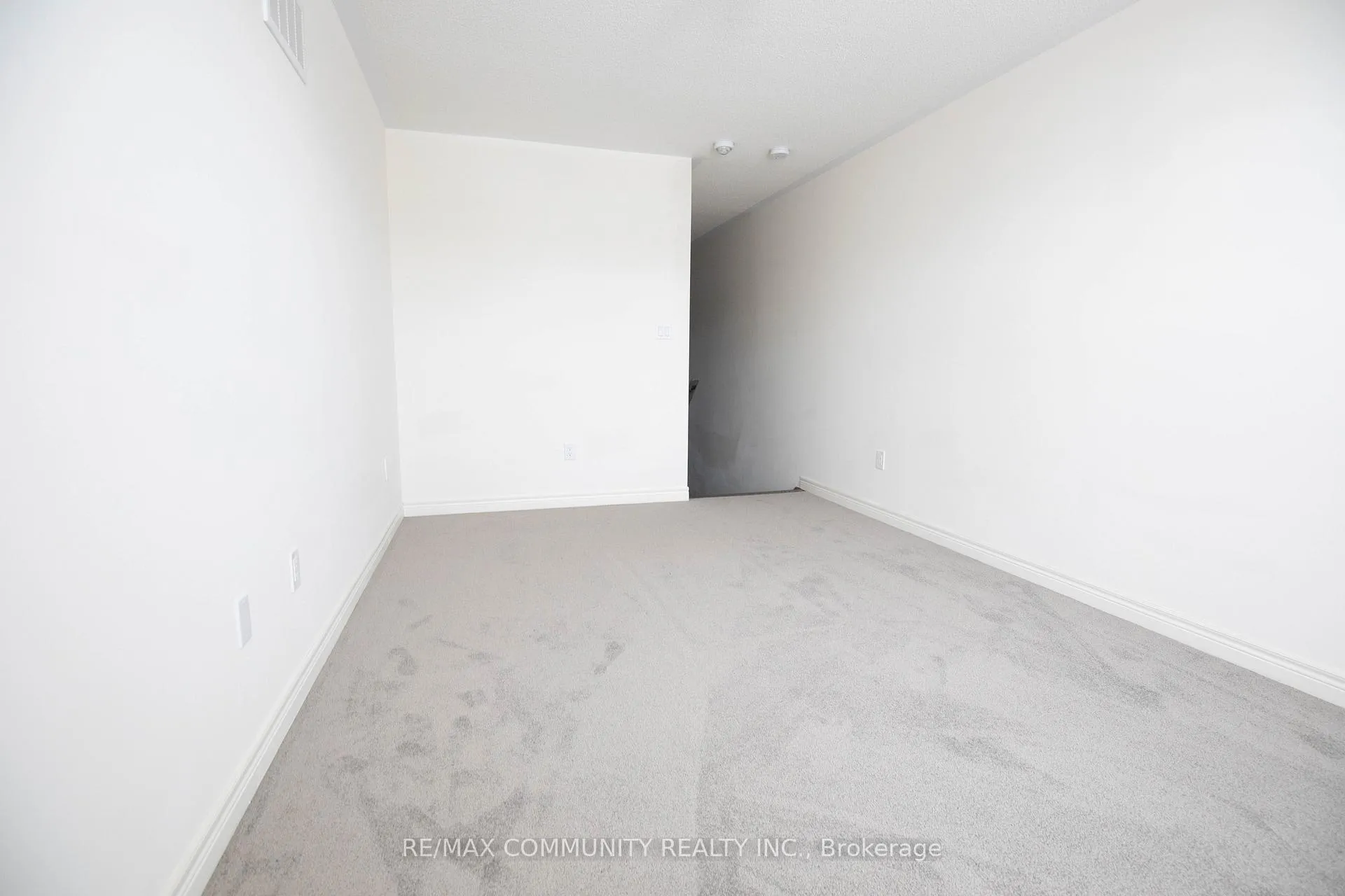 Photo 3 of 1197 Kettering Drive, Oshawa, Eastdale — HOMEH