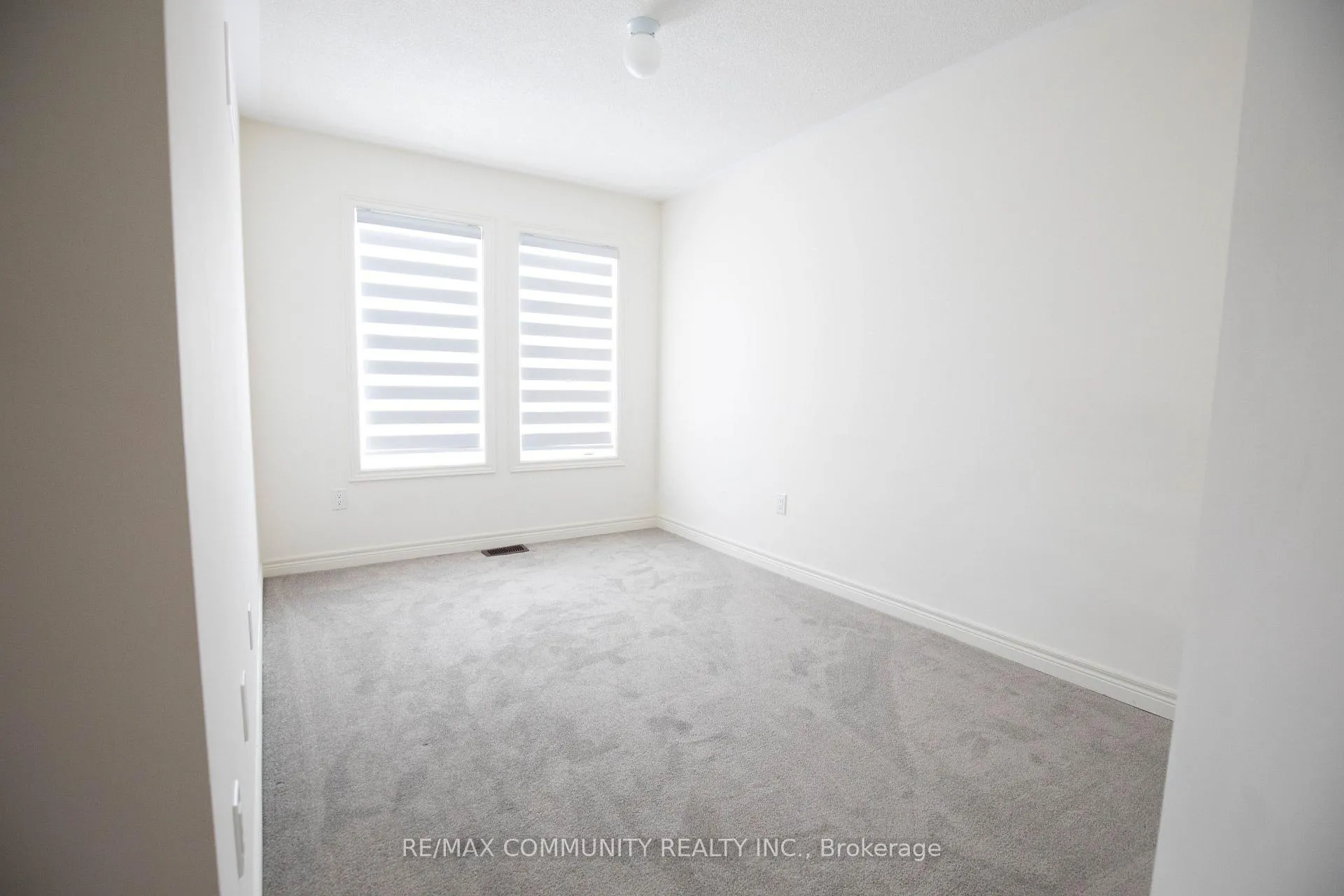 Photo 4 of 1197 Kettering Drive, Oshawa, Eastdale — HOMEH