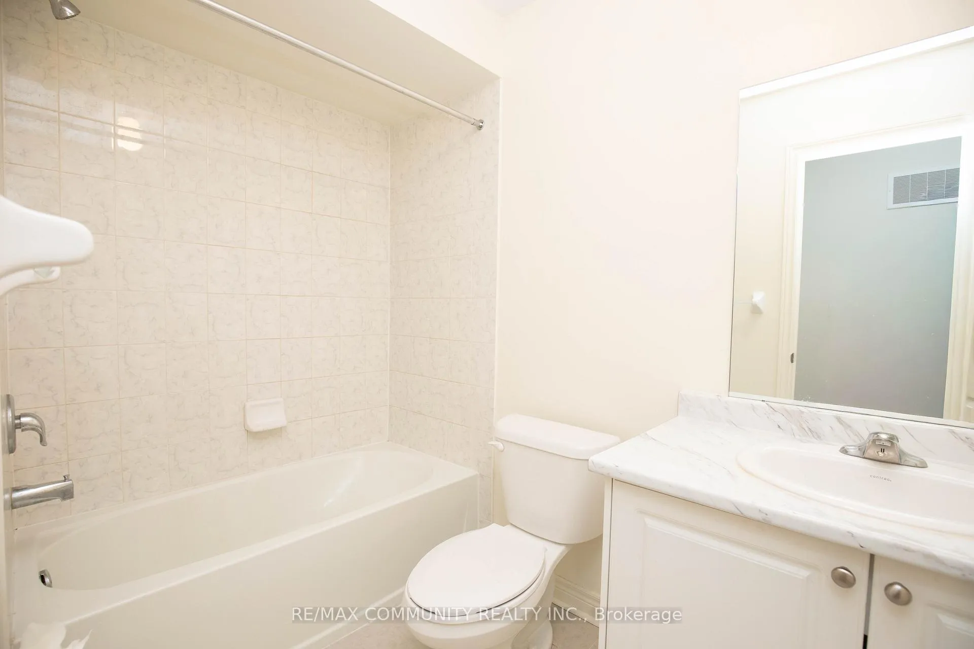 Photo 6 of 1197 Kettering Drive, Oshawa, Eastdale — HOMEH
