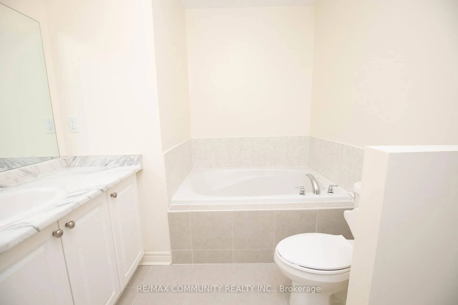 Photo 10 of 1197 Kettering Drive, Oshawa, Eastdale — HOMEH