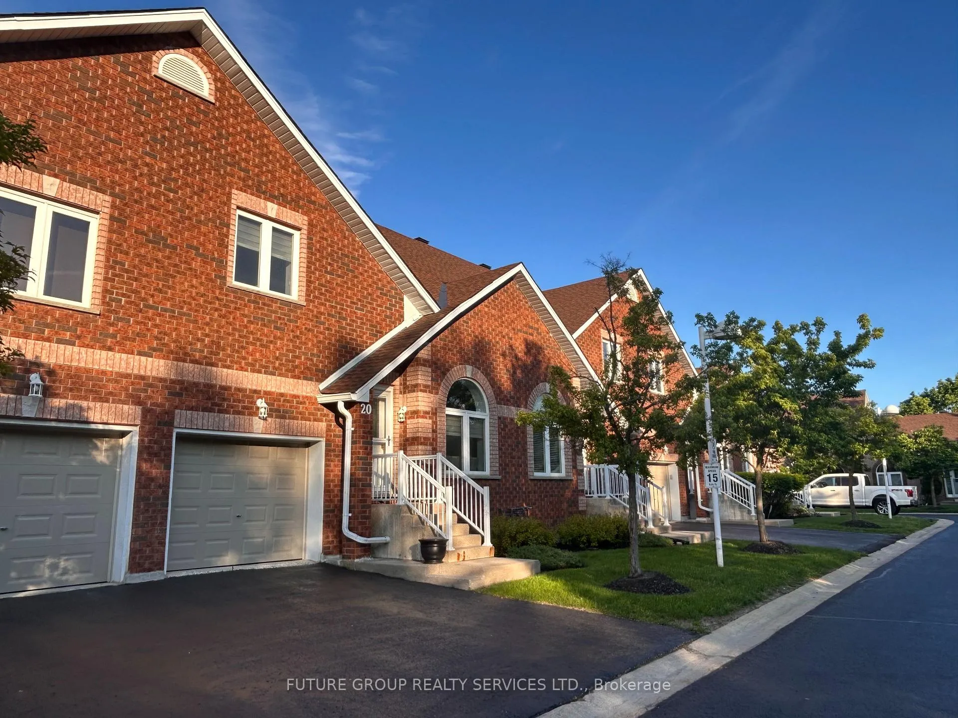 Front of Unit 20, 358 Little Avenue