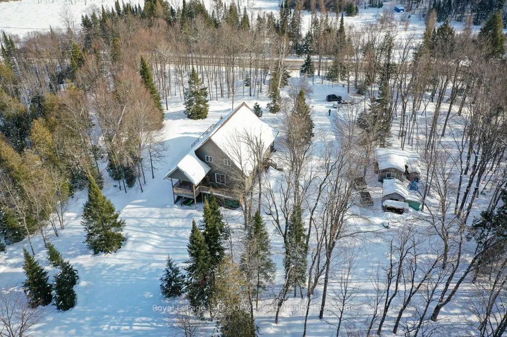 Photo 4 of 2411 Hwy. 118 E., Bracebridge, Draper — HOMEH