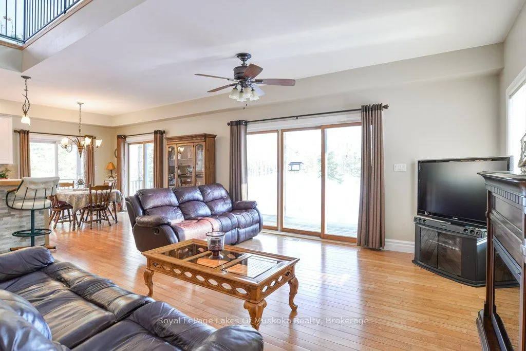 Photo 15 of 2411 Hwy. 118 E., Bracebridge, Draper — HOMEH
