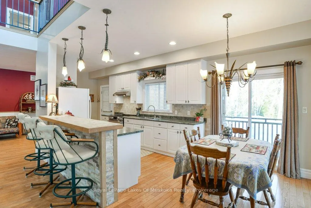 Photo 19 of 2411 Hwy. 118 E., Bracebridge, Draper — HOMEH