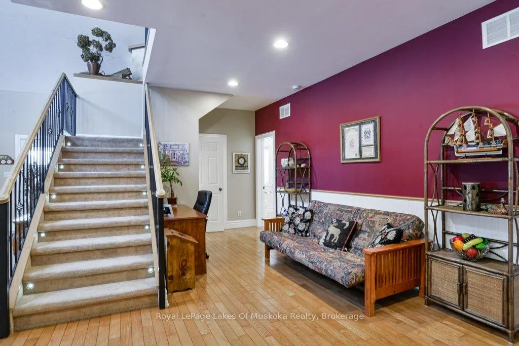 Photo 23 of 2411 Hwy. 118 E., Bracebridge, Draper — HOMEH