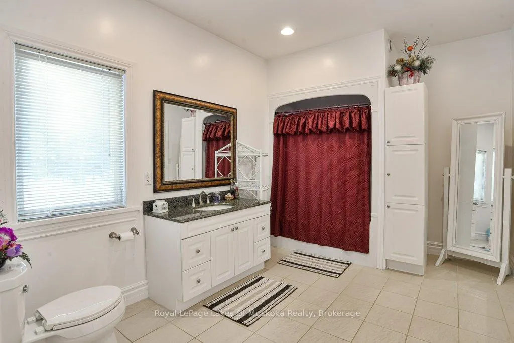 Photo 27 of 2411 Hwy. 118 E., Bracebridge, Draper — HOMEH