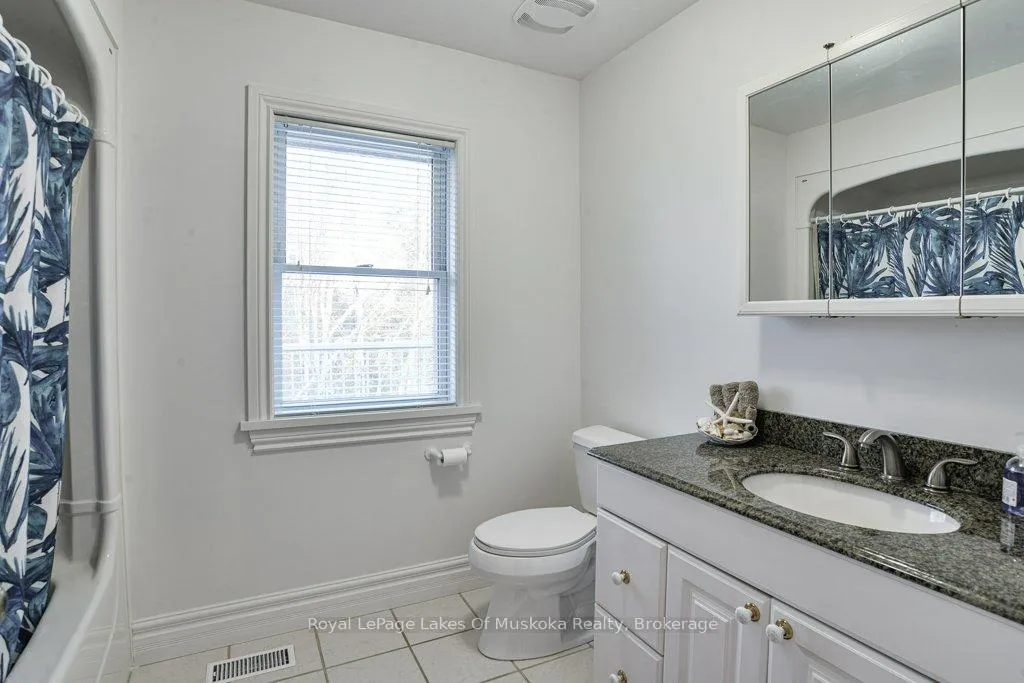 Photo 36 of 2411 Hwy. 118 E., Bracebridge, Draper — HOMEH