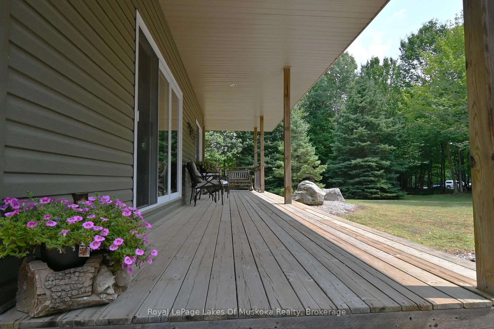 Photo 11 of 2411 Hwy. 118 E., Bracebridge, Draper — HOMEH