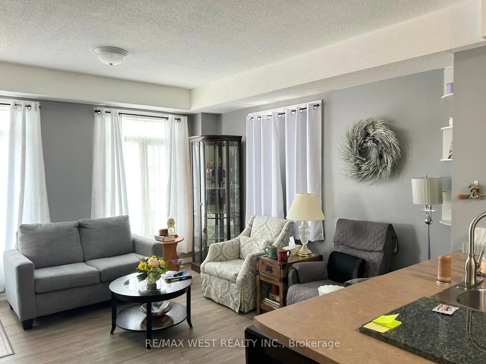 Photo 4 of Unit B, 358 Edgehill Drive, Barrie, Sandy Hollow — HOMEH