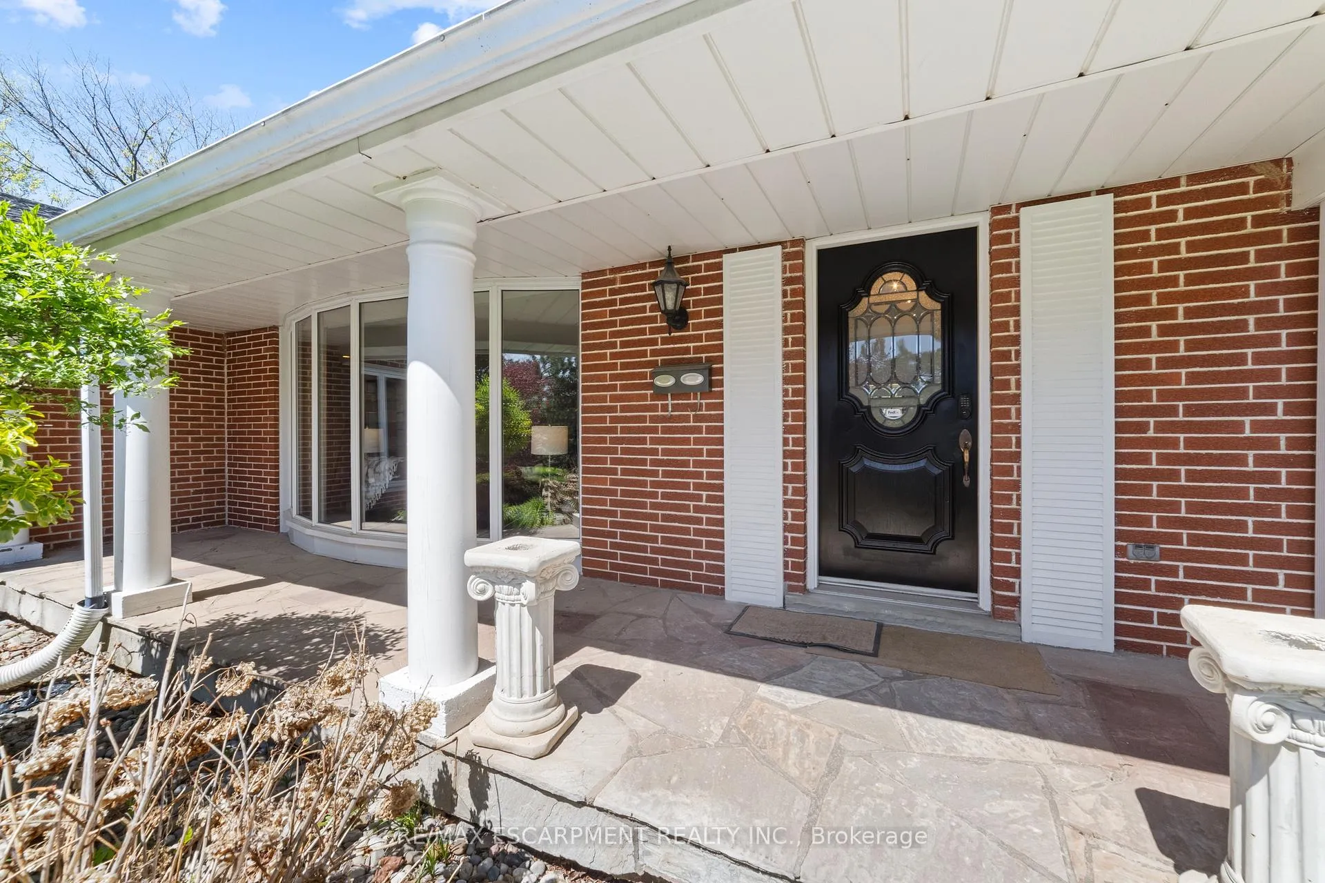 Photo 4 of 1411 Beaufort Drive, Burlington, Tyandaga — HOMEH