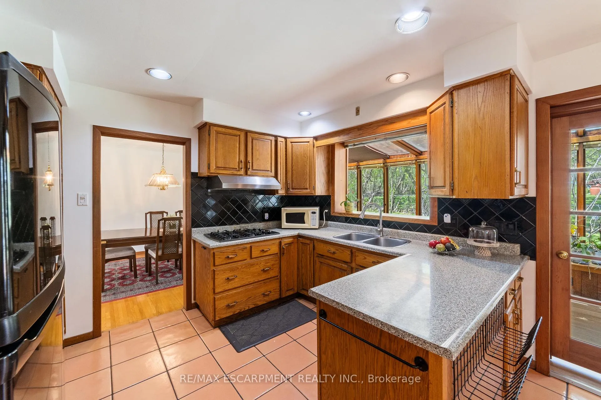 Photo 12 of 1411 Beaufort Drive, Burlington, Tyandaga — HOMEH