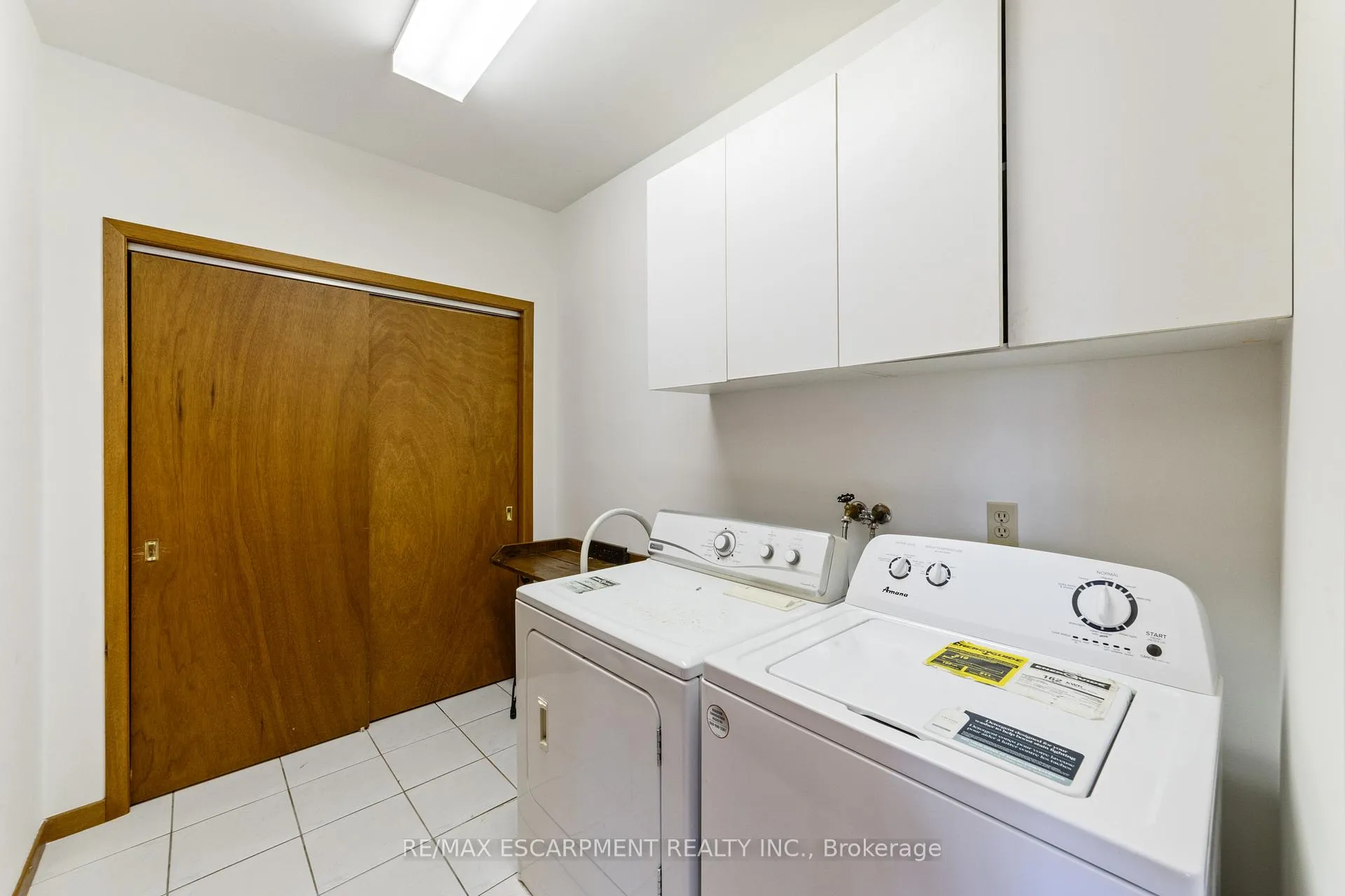 Photo 18 of 1411 Beaufort Drive, Burlington, Tyandaga — HOMEH