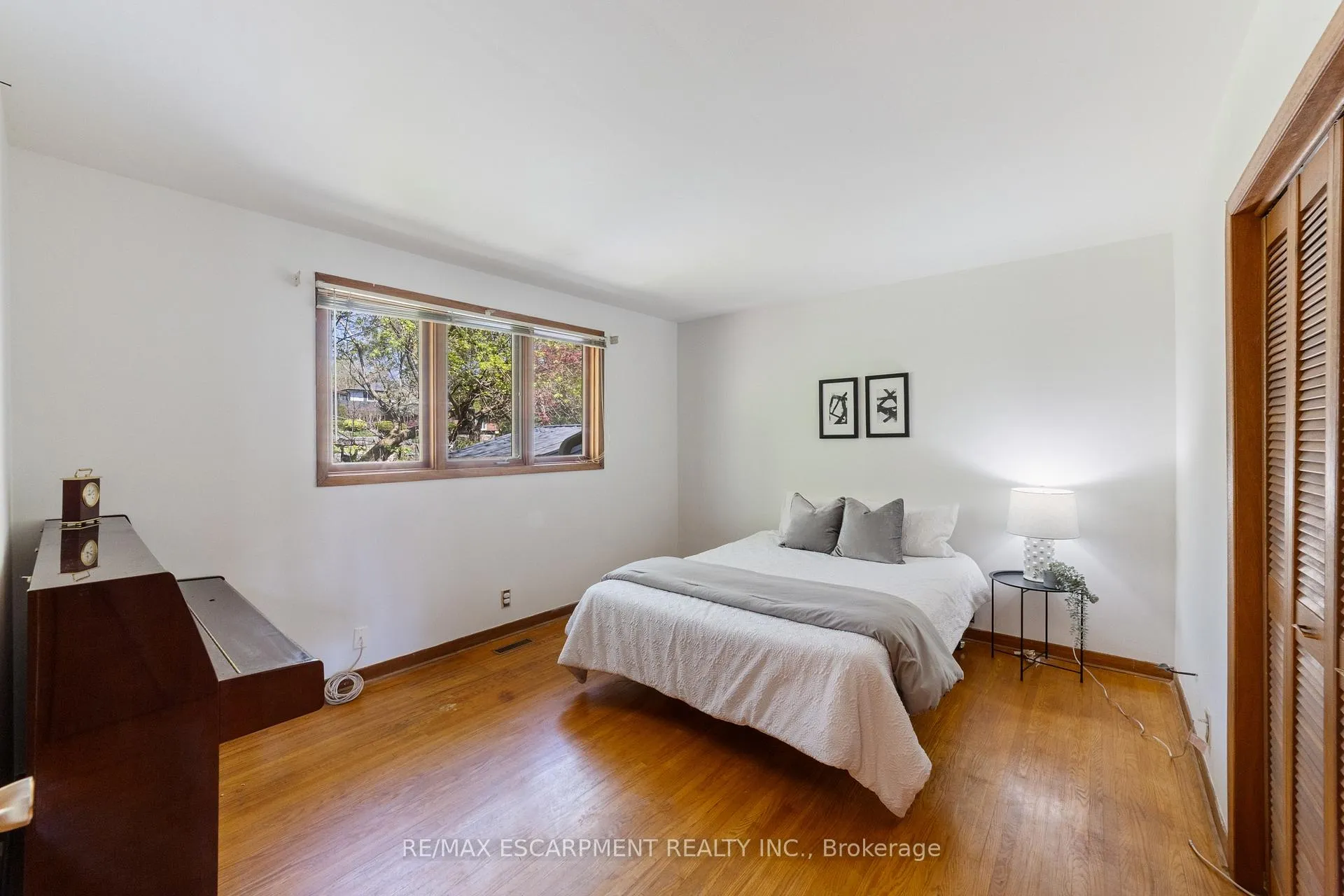 Photo 21 of 1411 Beaufort Drive, Burlington, Tyandaga — HOMEH
