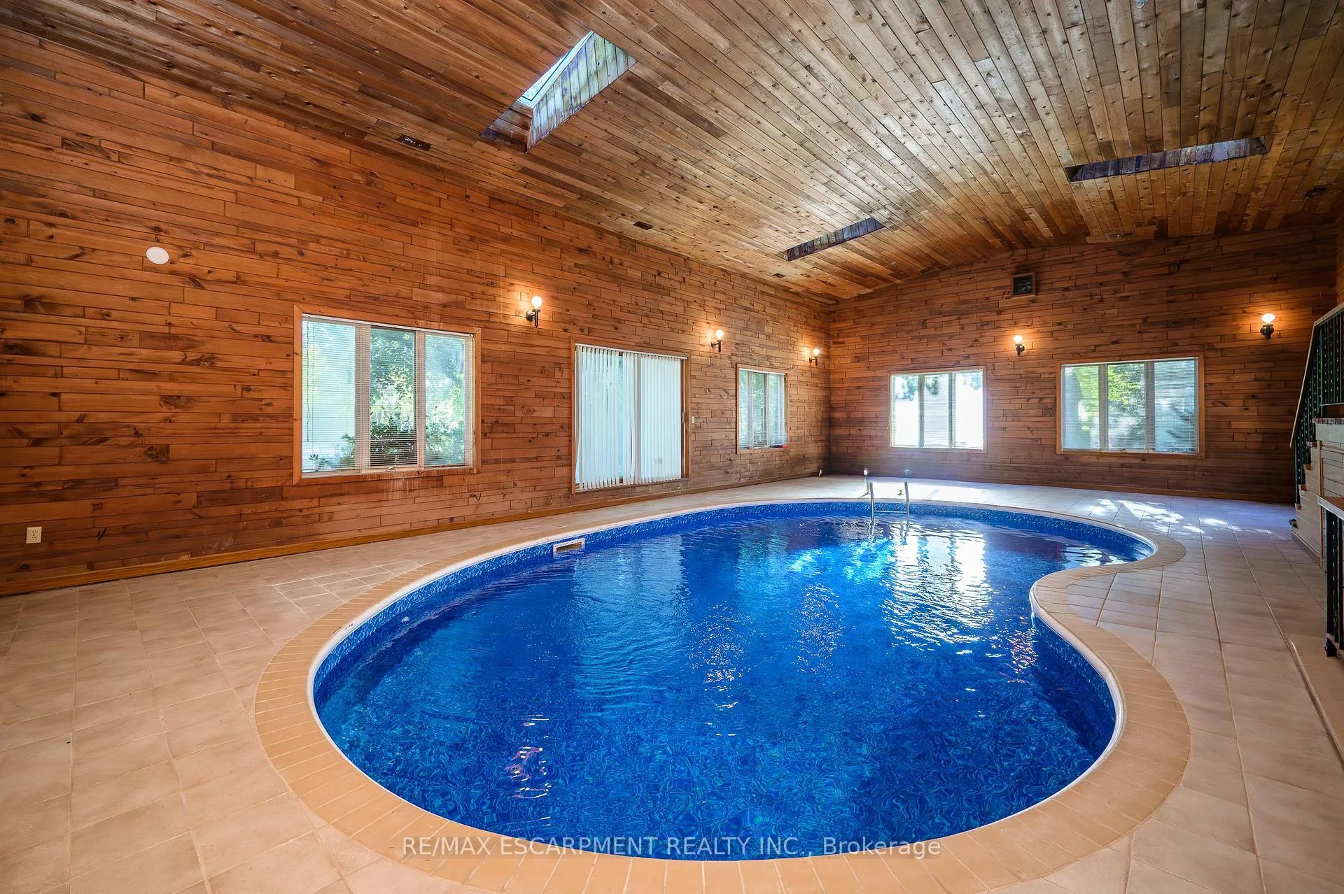 Photo 32 of 1411 Beaufort Drive, Burlington, Tyandaga — HOMEH