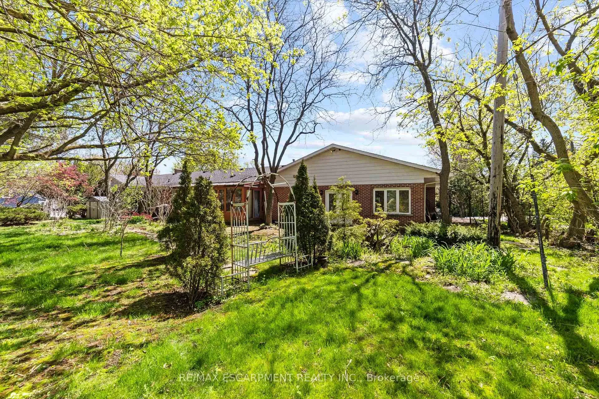 Photo 41 of 1411 Beaufort Drive, Burlington, Tyandaga — HOMEH