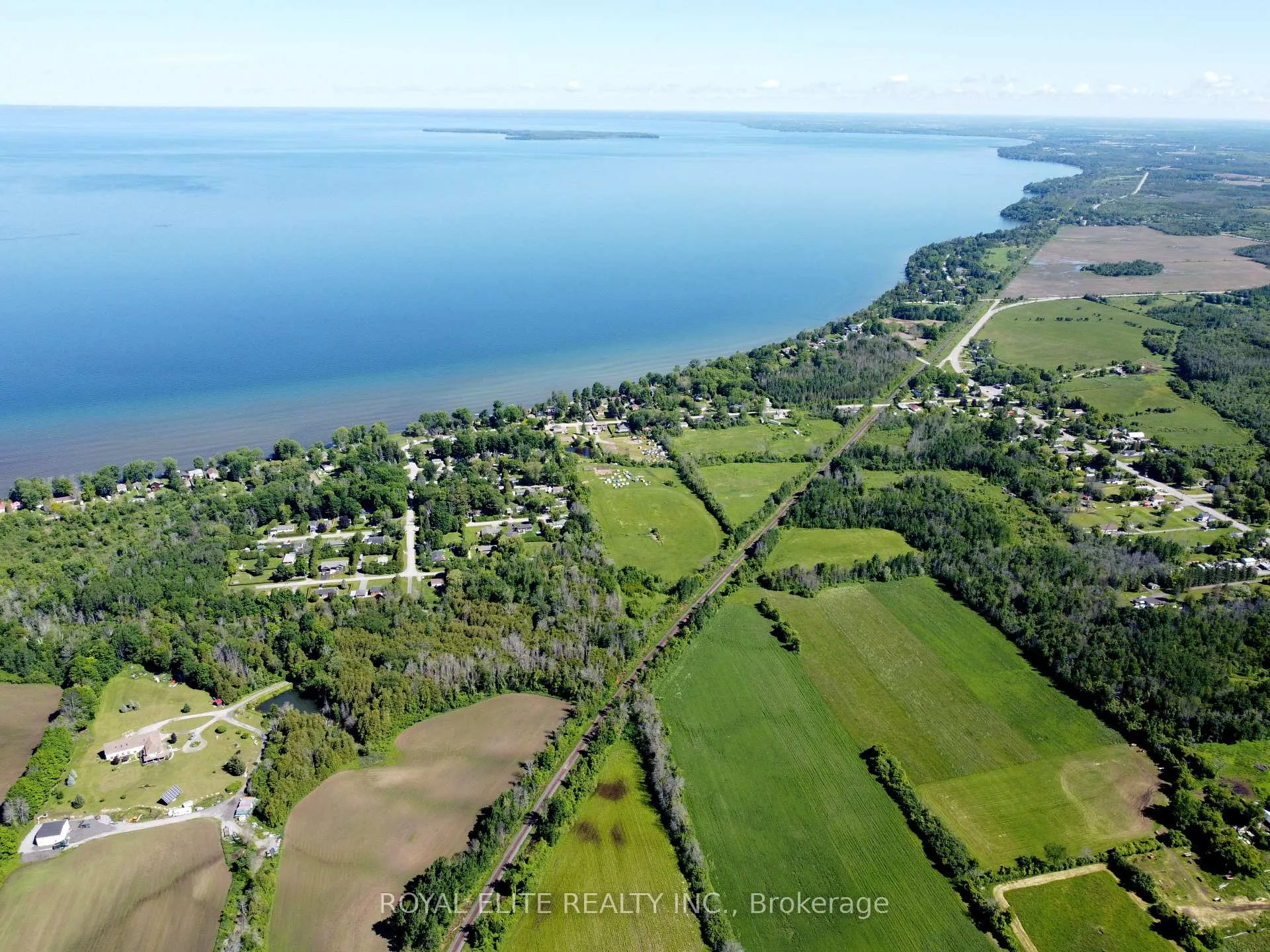 Photo 6 of 30705 Highway -48 Road, Georgina, Pefferlaw — HOMEH