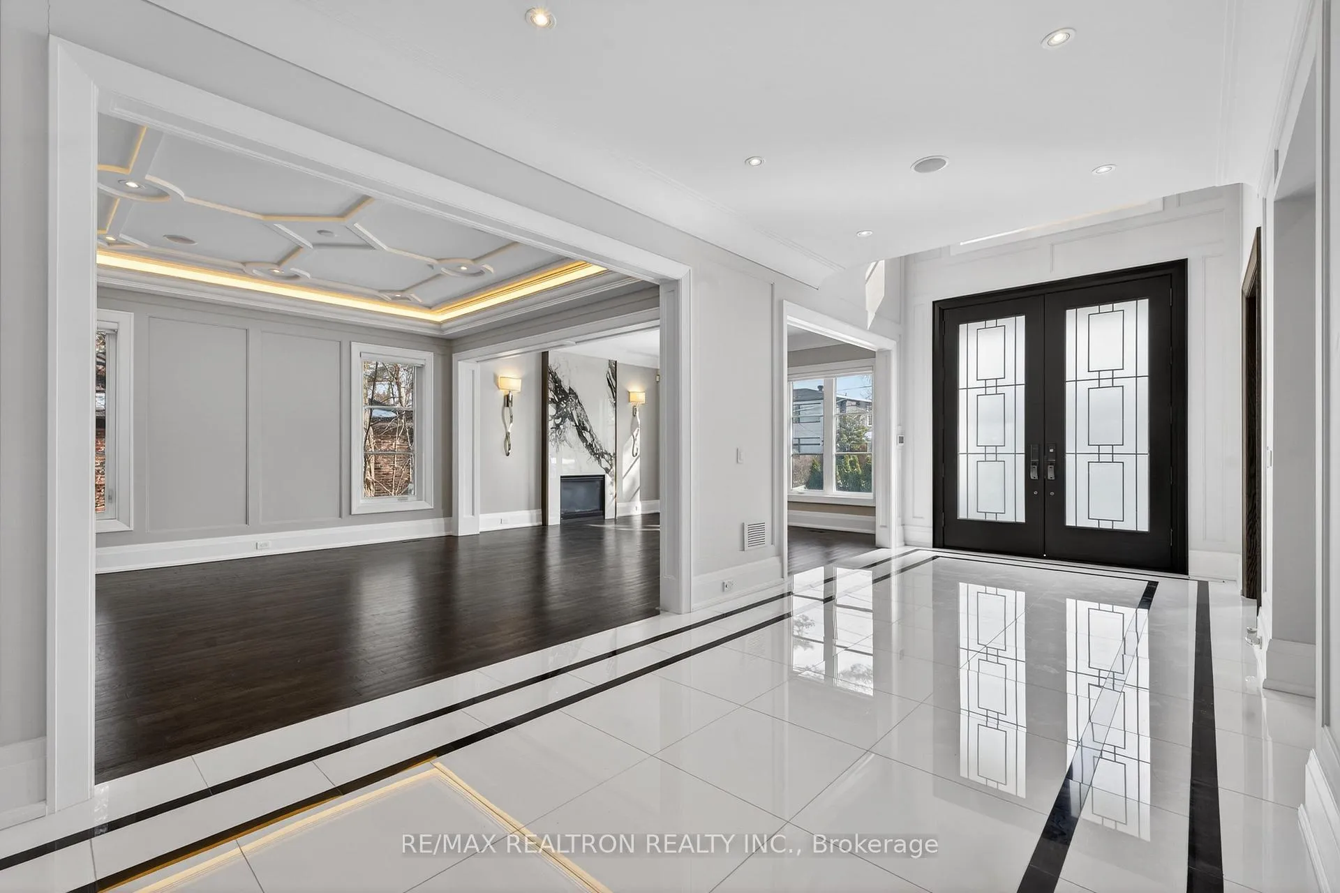 Photo 4 of 38 Kirk Drive, Markham, Royal Orchard — HOMEH