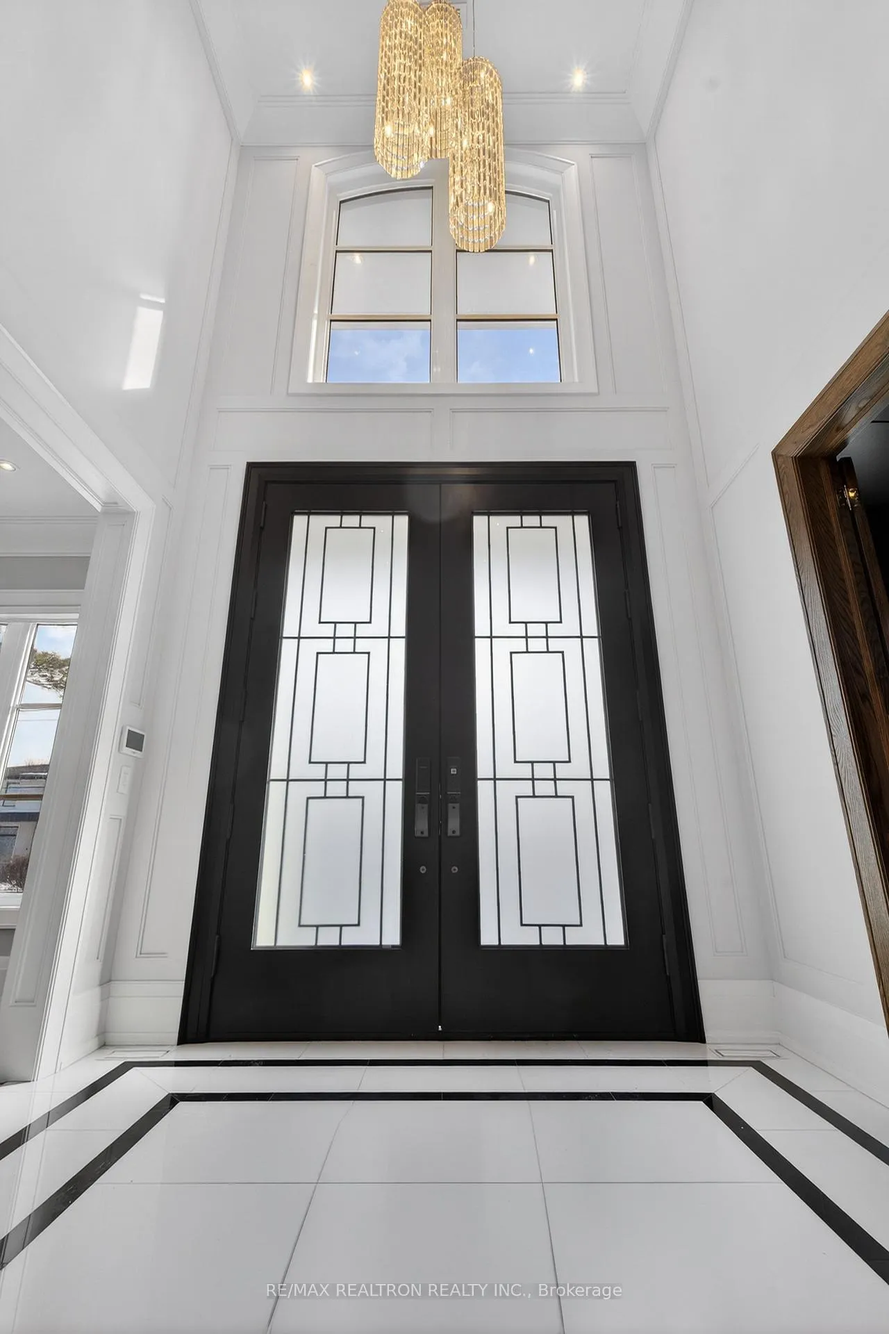 Photo 6 of 38 Kirk Drive, Markham, Royal Orchard — HOMEH