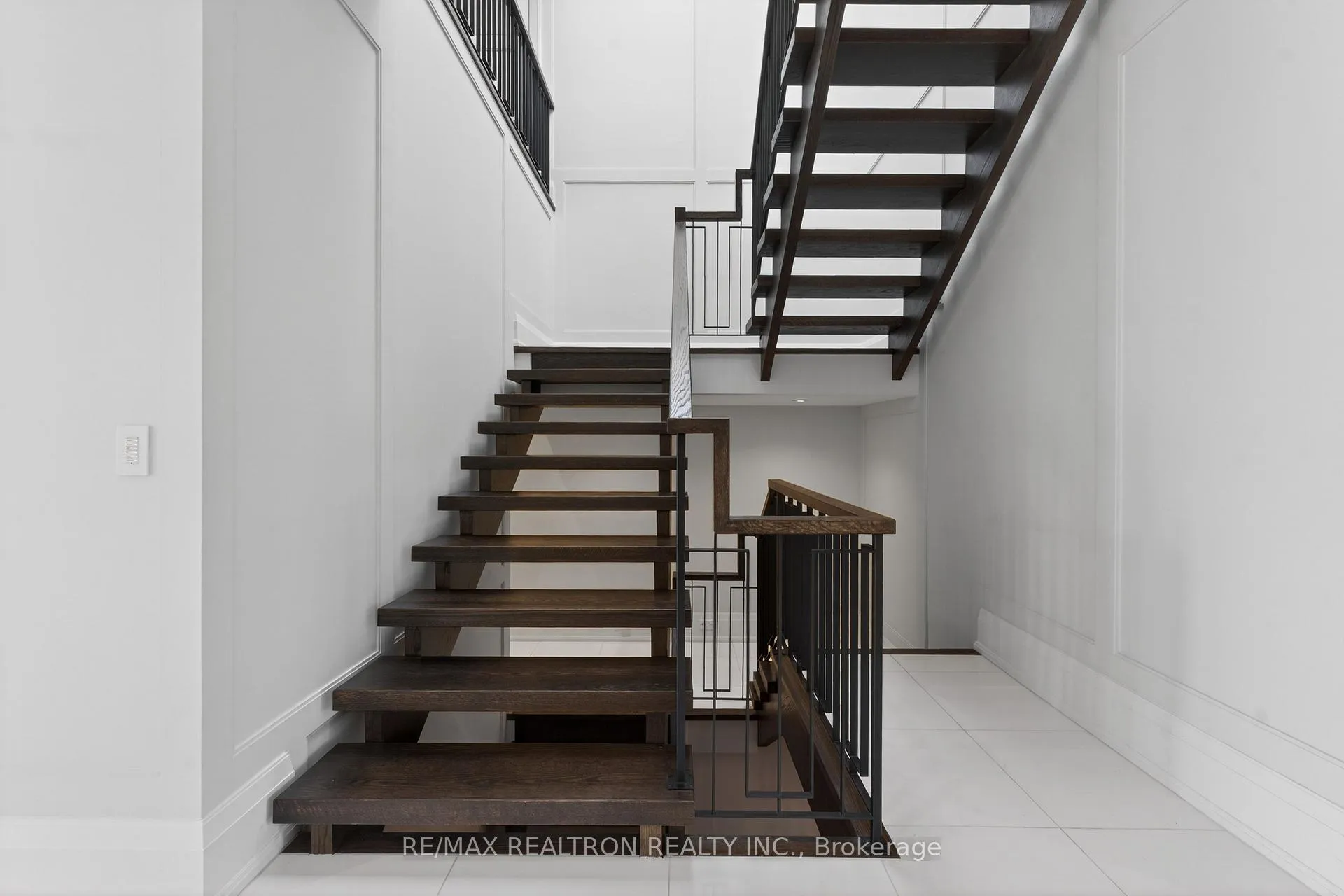 Photo 18 of 38 Kirk Drive, Markham, Royal Orchard — HOMEH
