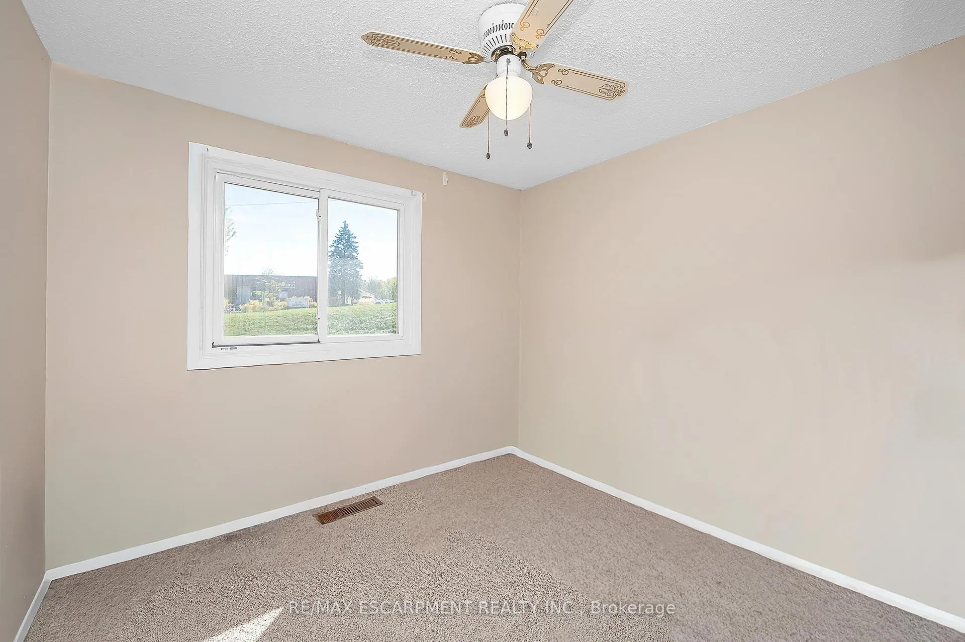 Photo 15 of Unit L80, 223 Pioneer Drive, Kitchener — HOMEH