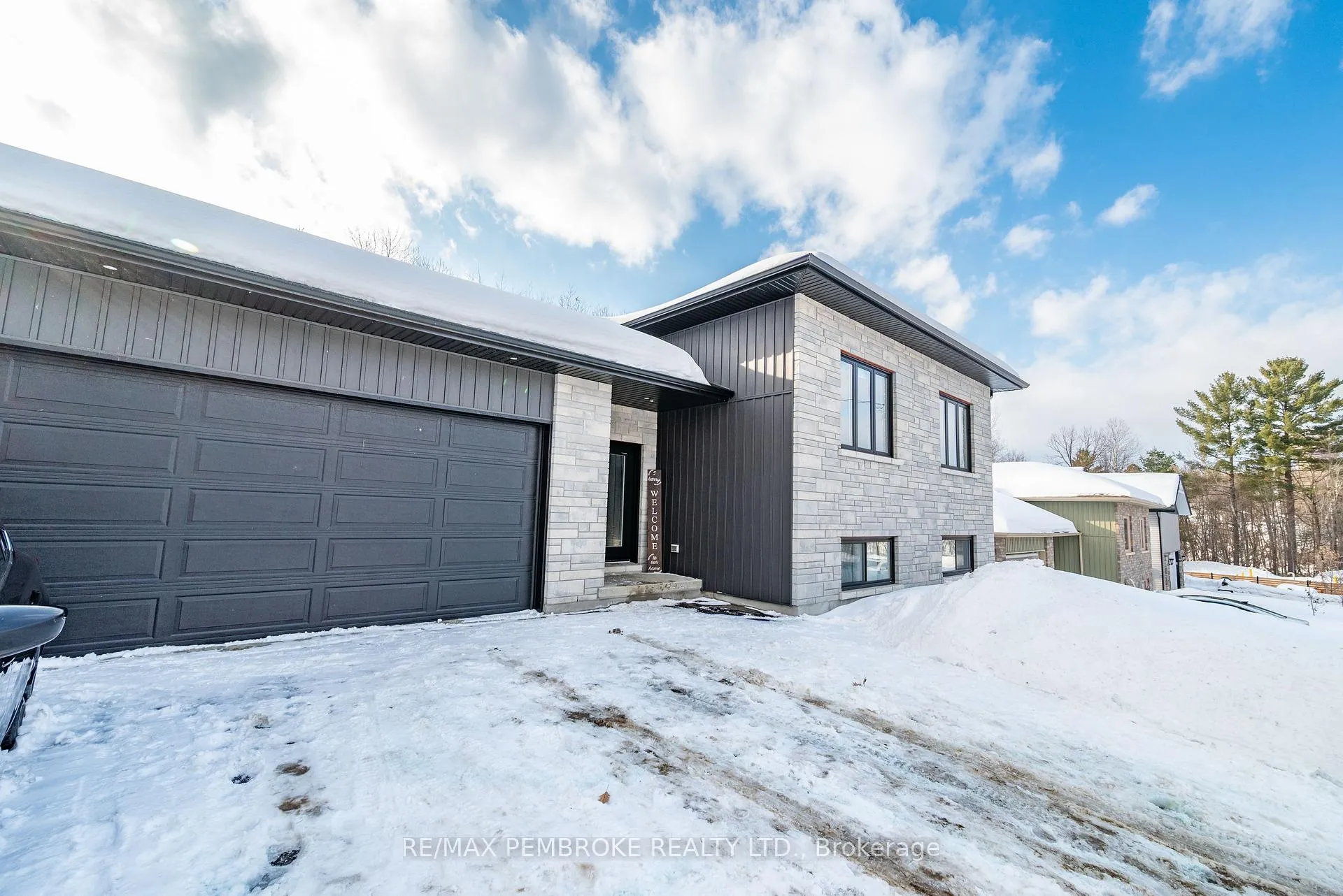 Photo 2 of 5 Harry Street, Petawawa — HOMEH