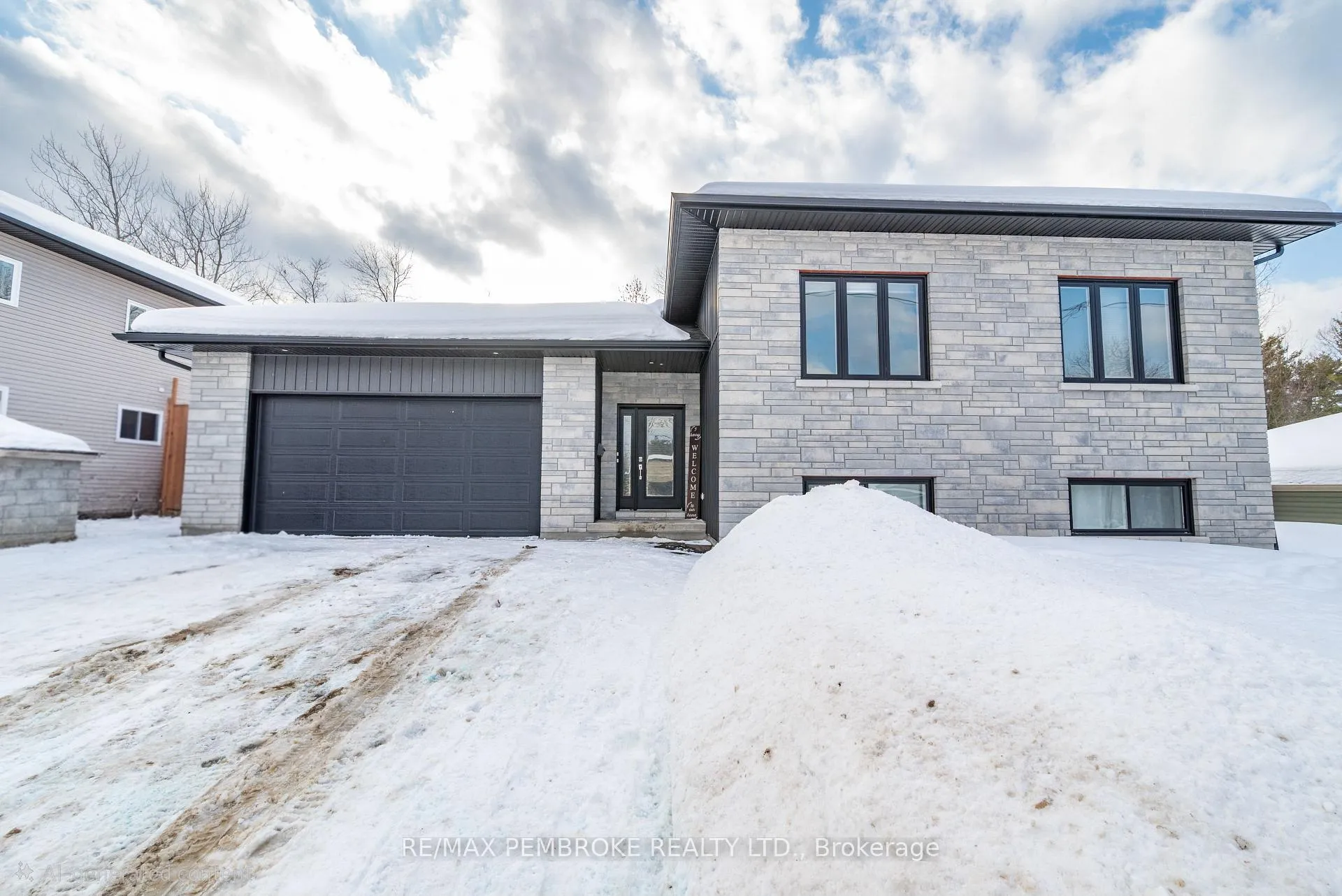 Photo 3 of 5 Harry Street, Petawawa — HOMEH