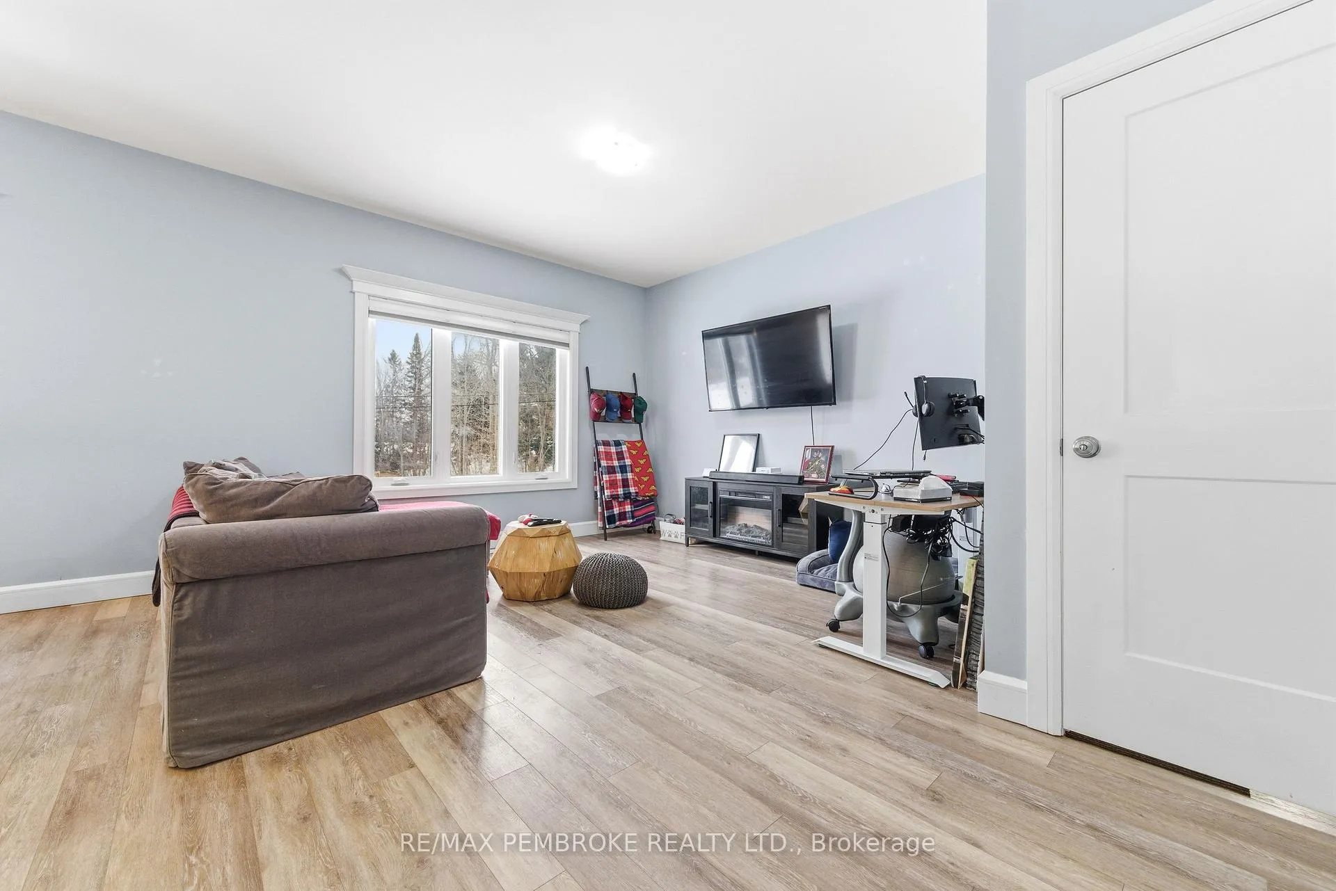 Photo 12 of 5 Harry Street, Petawawa — HOMEH