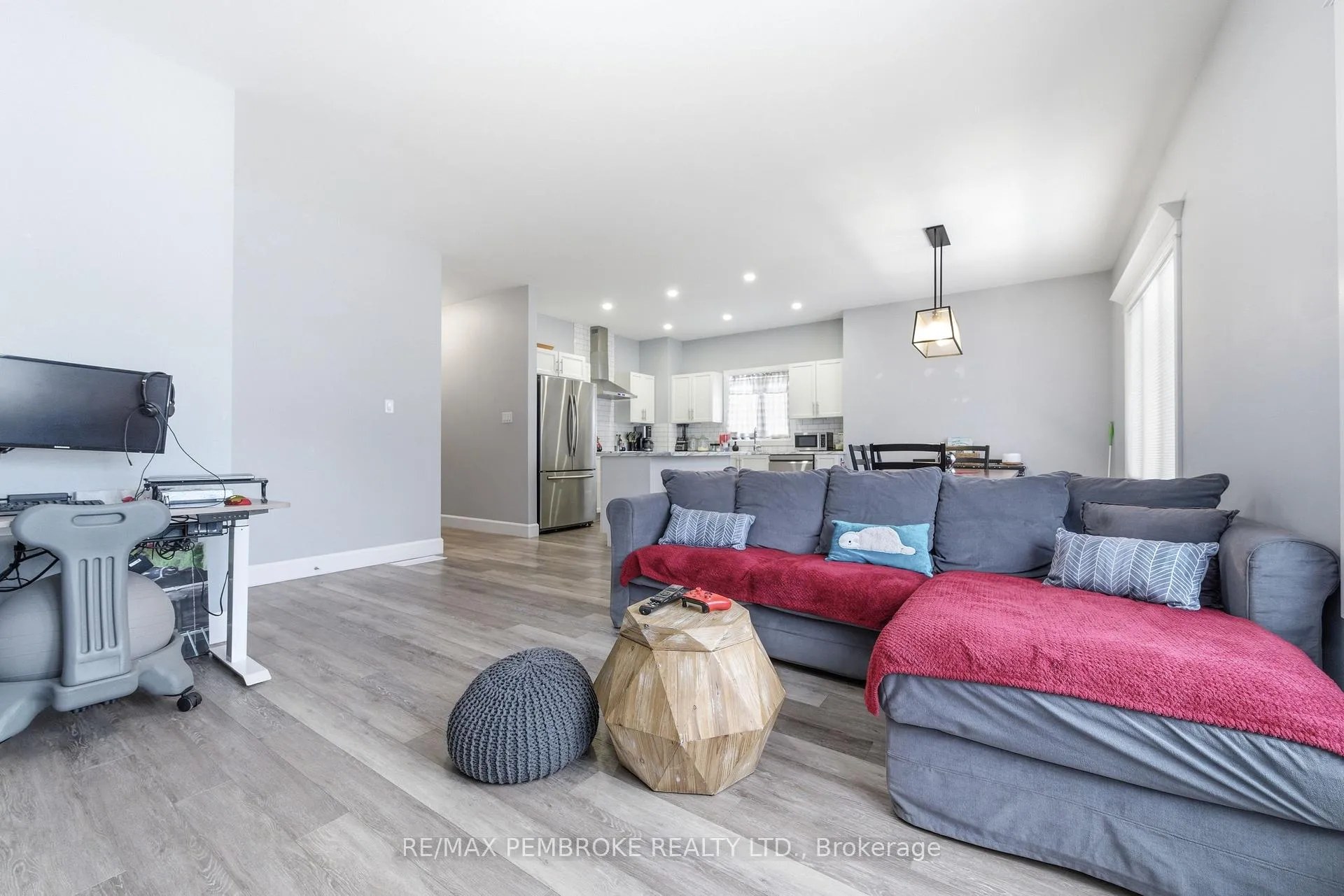 Photo 13 of 5 Harry Street, Petawawa — HOMEH