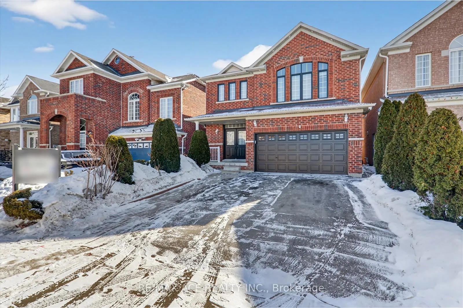 Photo 2 of 9 Invitational Road, Brampton, Bram East — HOMEH