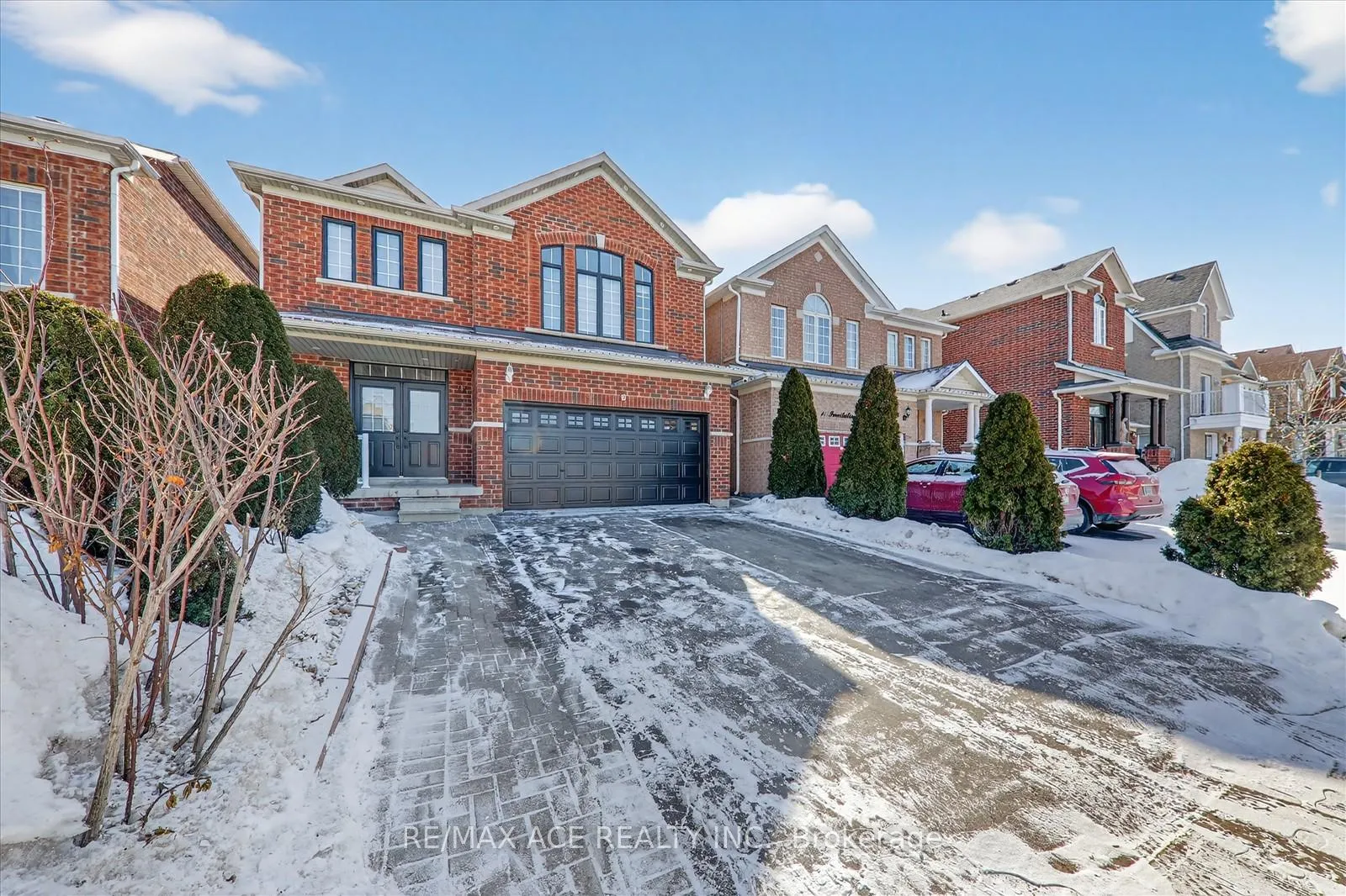 Photo 3 of 9 Invitational Road, Brampton, Bram East — HOMEH