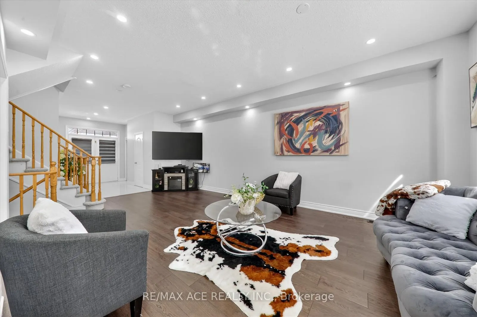 Photo 13 of 9 Invitational Road, Brampton, Bram East — HOMEH