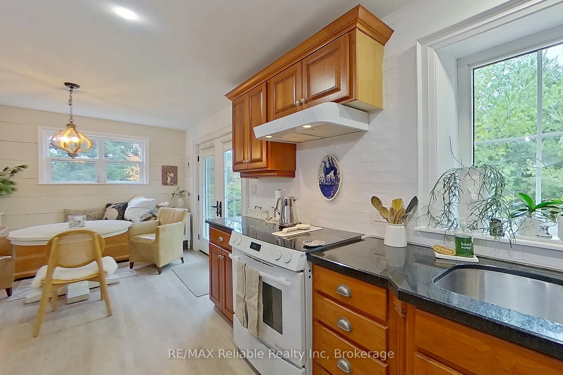 Photo 15 of 57 Cameron Street, Bluewater, Bayfield — HOMEH
