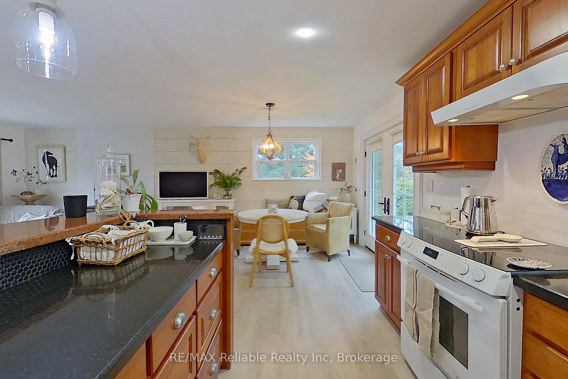 Photo 17 of 57 Cameron Street, Bluewater, Bayfield — HOMEH