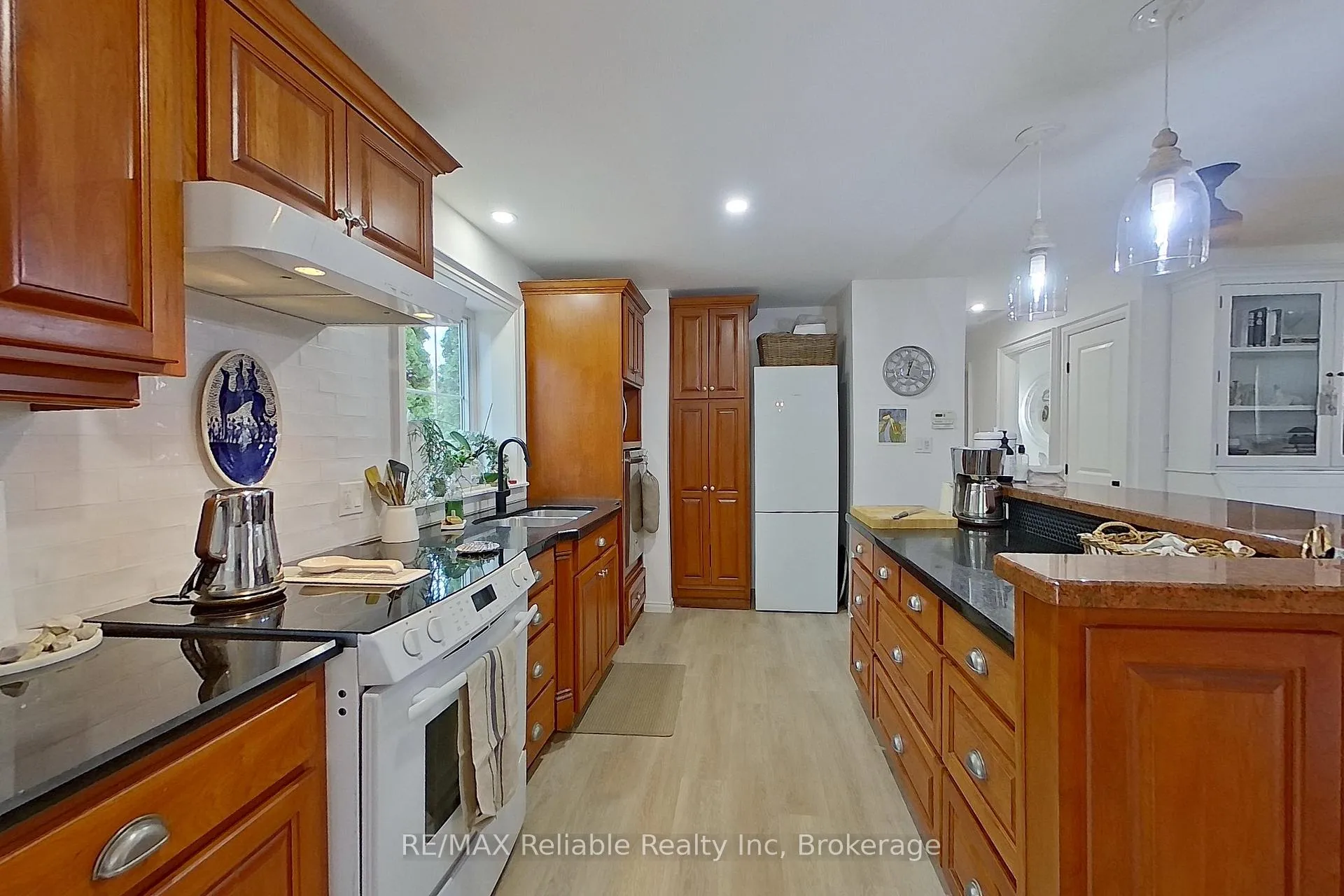 Photo 18 of 57 Cameron Street, Bluewater, Bayfield — HOMEH