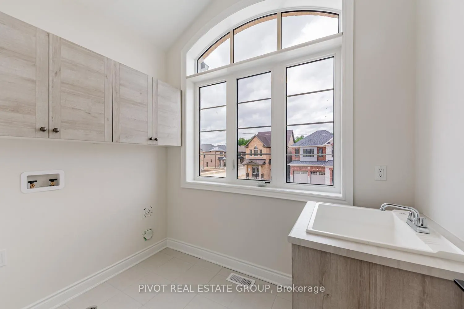 Photo 16 of 61 Tweedhill Avenue, Caledon, Rural Caledon — HOMEH