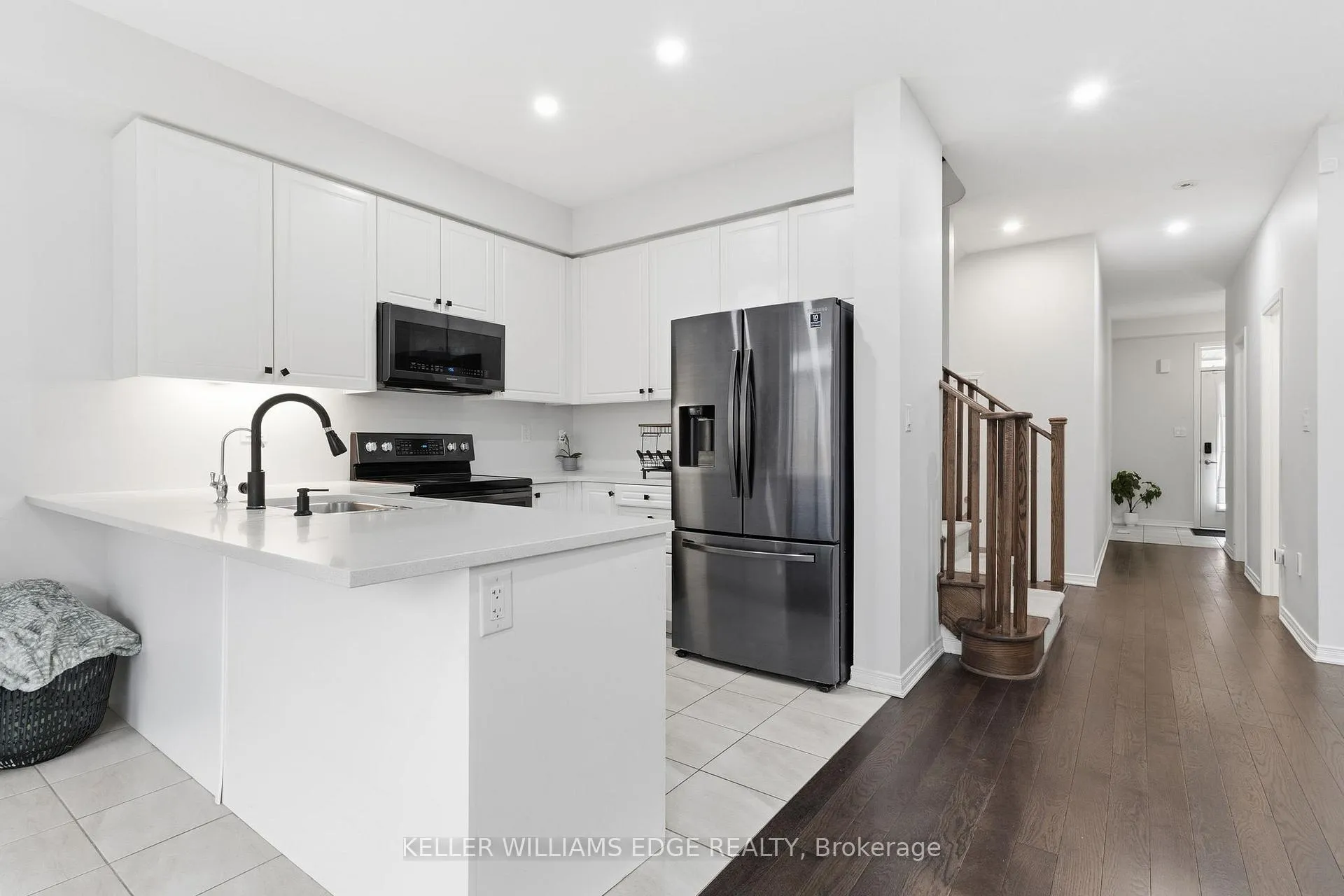 Photo 6 of 54 Oaktree Drive, Haldimand — HOMEH