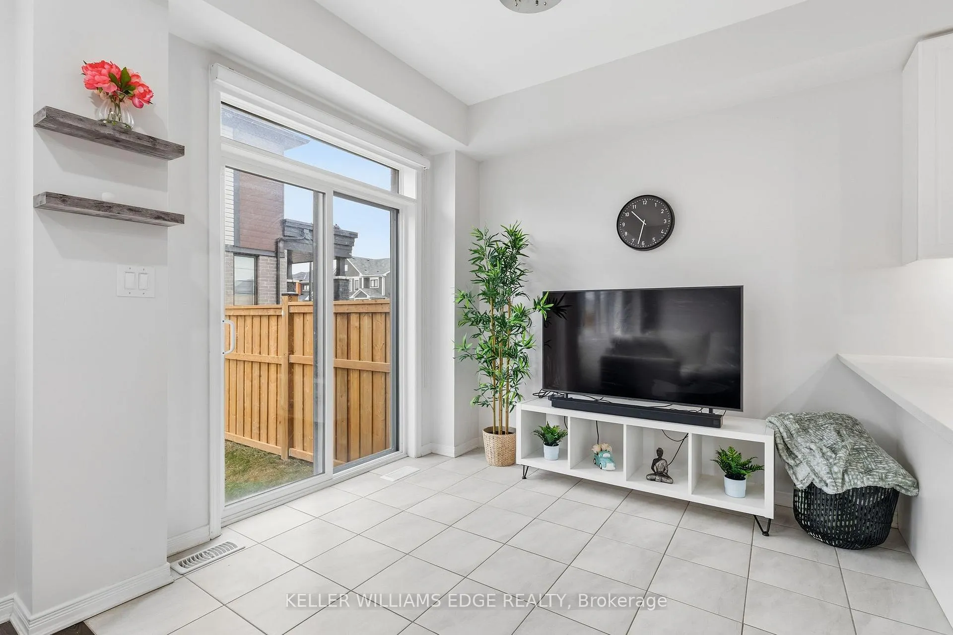 Photo 9 of 54 Oaktree Drive, Haldimand — HOMEH
