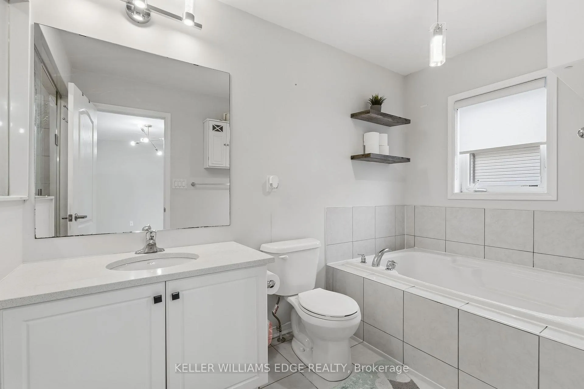 Photo 21 of 54 Oaktree Drive, Haldimand — HOMEH