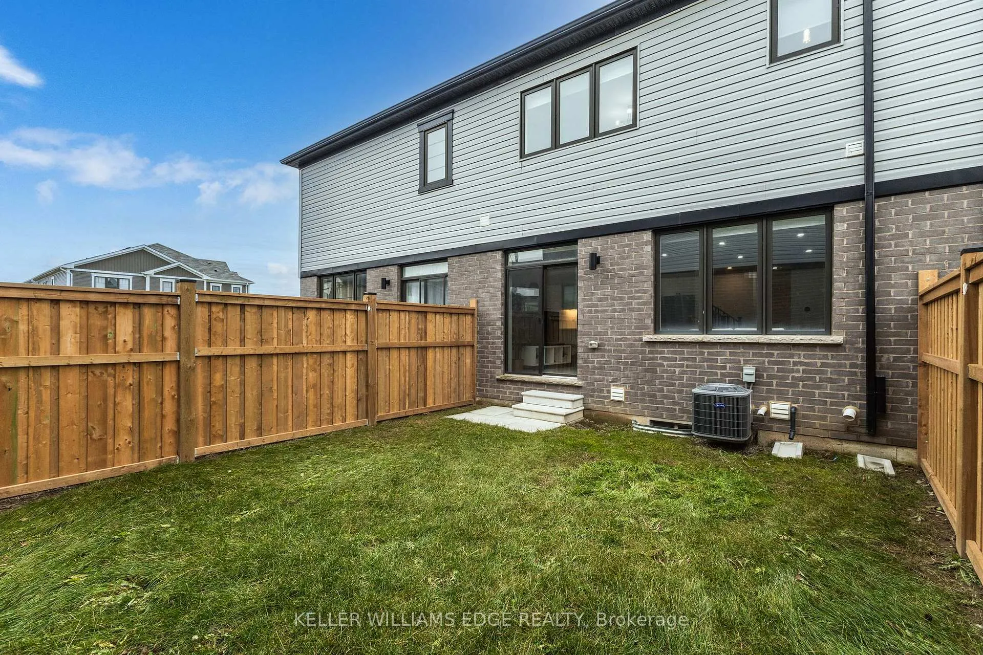 Photo 33 of 54 Oaktree Drive, Haldimand — HOMEH