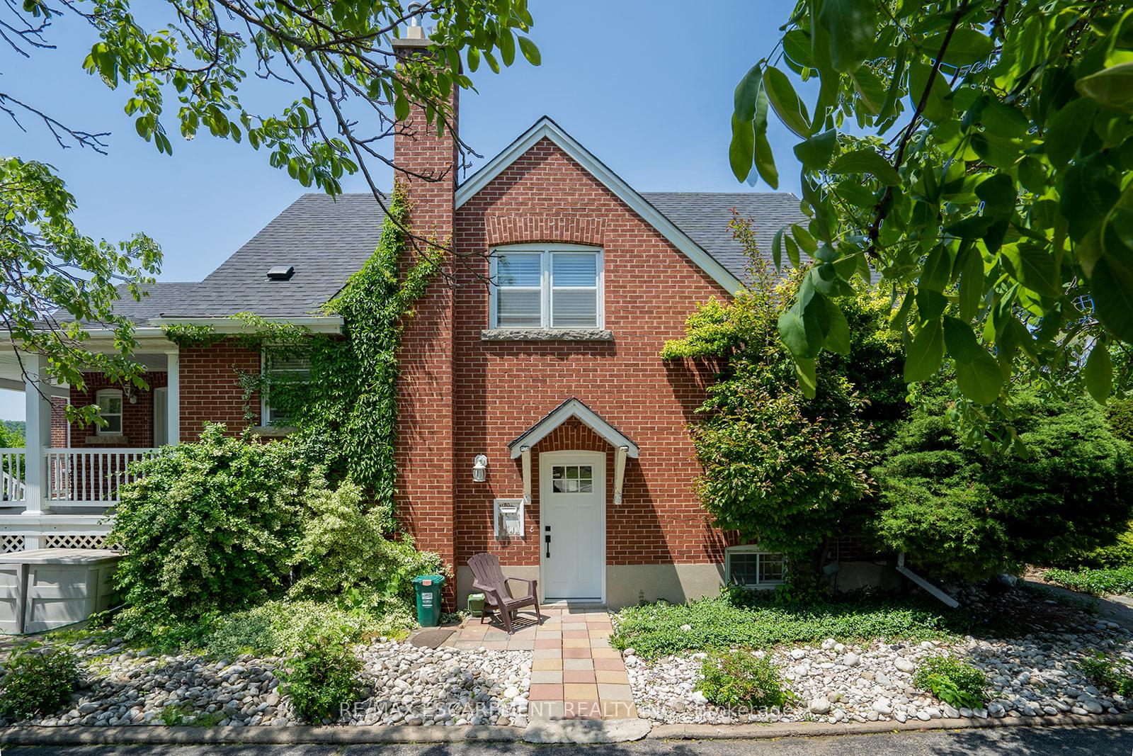 Photo 1 of Unit B, 324 King Street, Hamilton, Stoney Creek — HOMEH