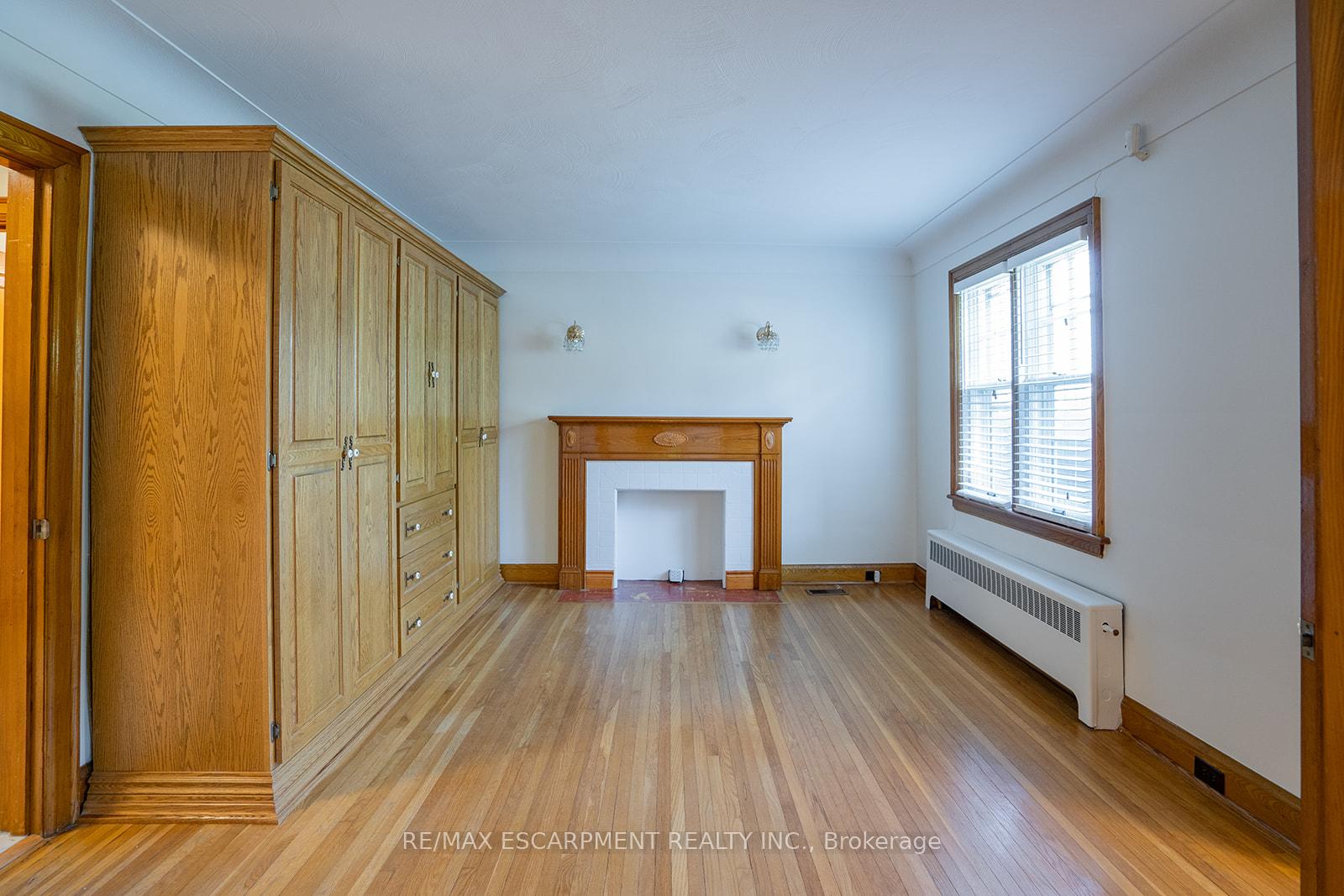 Photo 2 of Unit B, 324 King Street, Hamilton, Stoney Creek — HOMEH