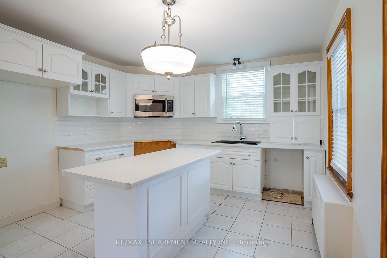 Photo 6 of Unit B, 324 King Street, Hamilton, Stoney Creek — HOMEH
