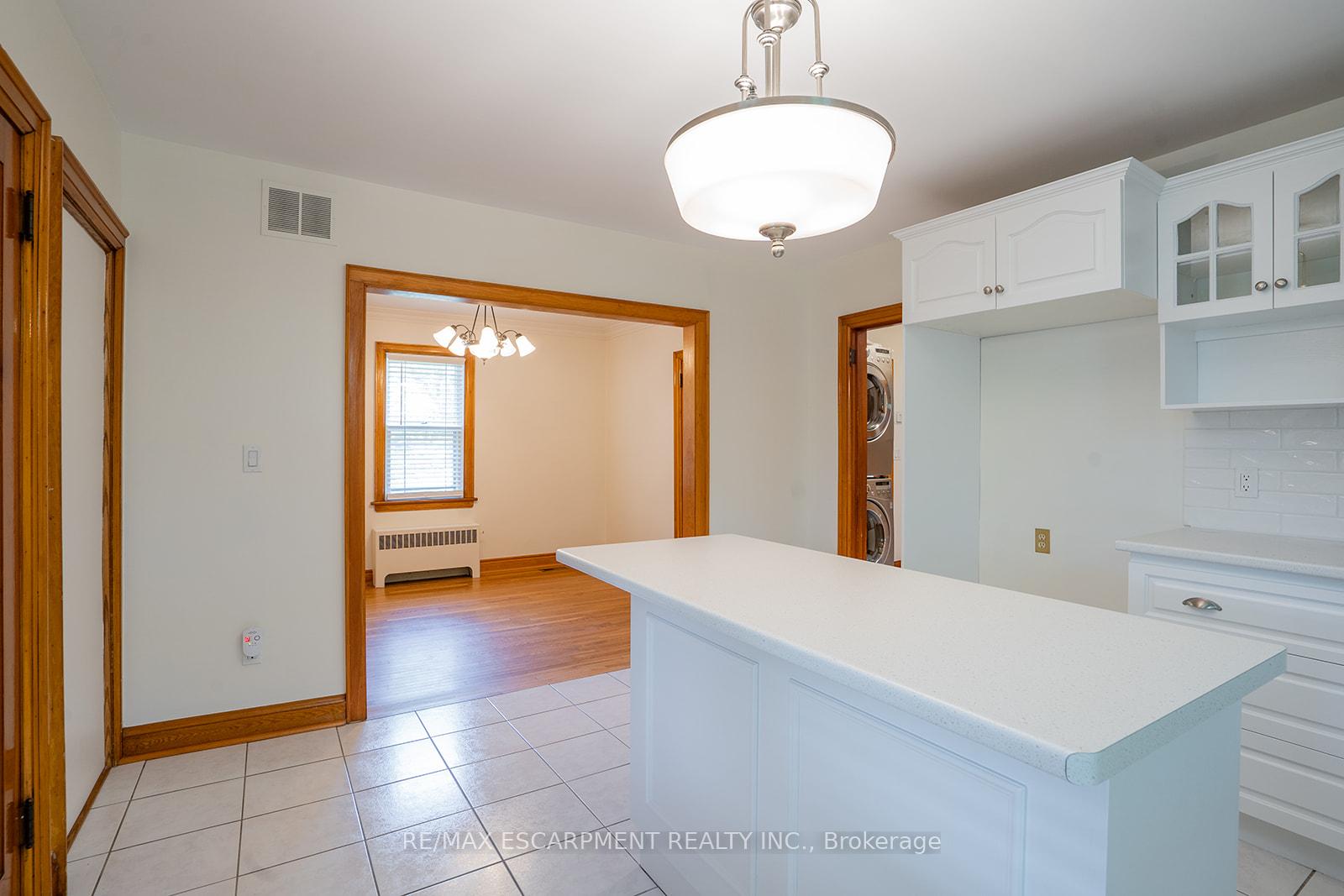 Photo 7 of Unit B, 324 King Street, Hamilton, Stoney Creek — HOMEH