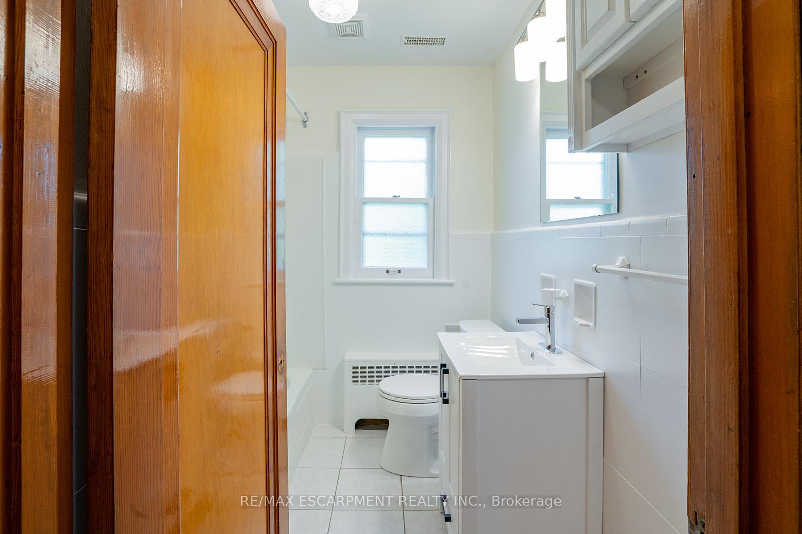 Photo 14 of Unit B, 324 King Street, Hamilton, Stoney Creek — HOMEH