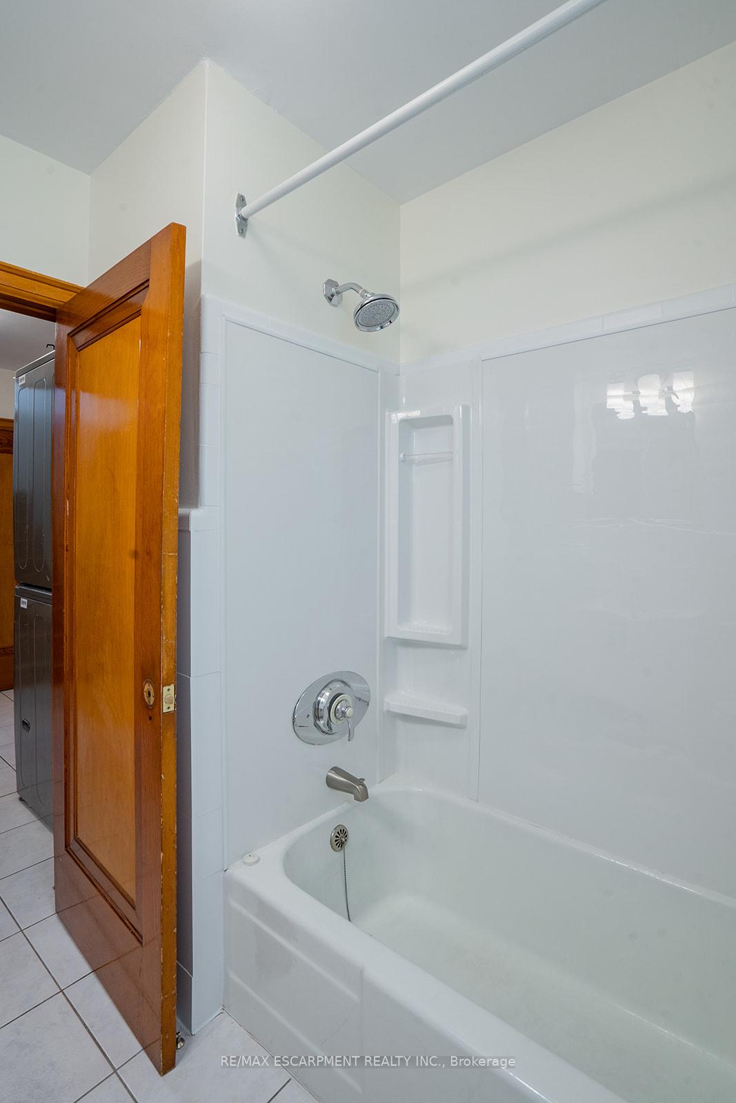 Photo 15 of Unit B, 324 King Street, Hamilton, Stoney Creek — HOMEH