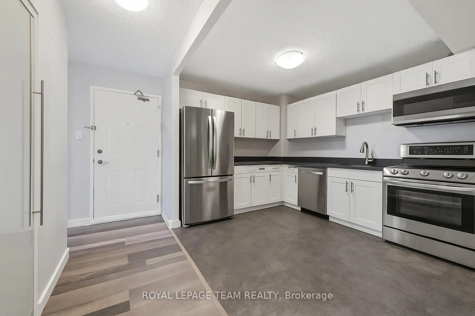 Photo 2 of Unit 901, 200 Bay Street, Ottawa, Ottawa Centre — HOMEH