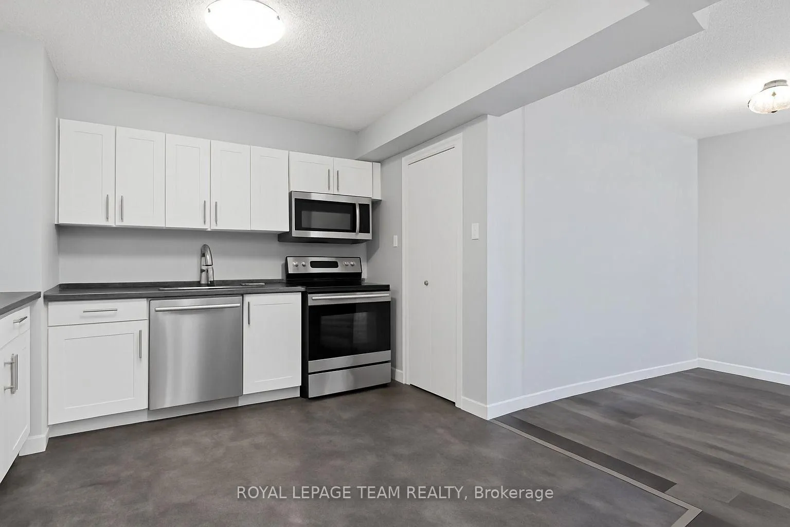 Photo 4 of Unit 901, 200 Bay Street, Ottawa, Ottawa Centre — HOMEH