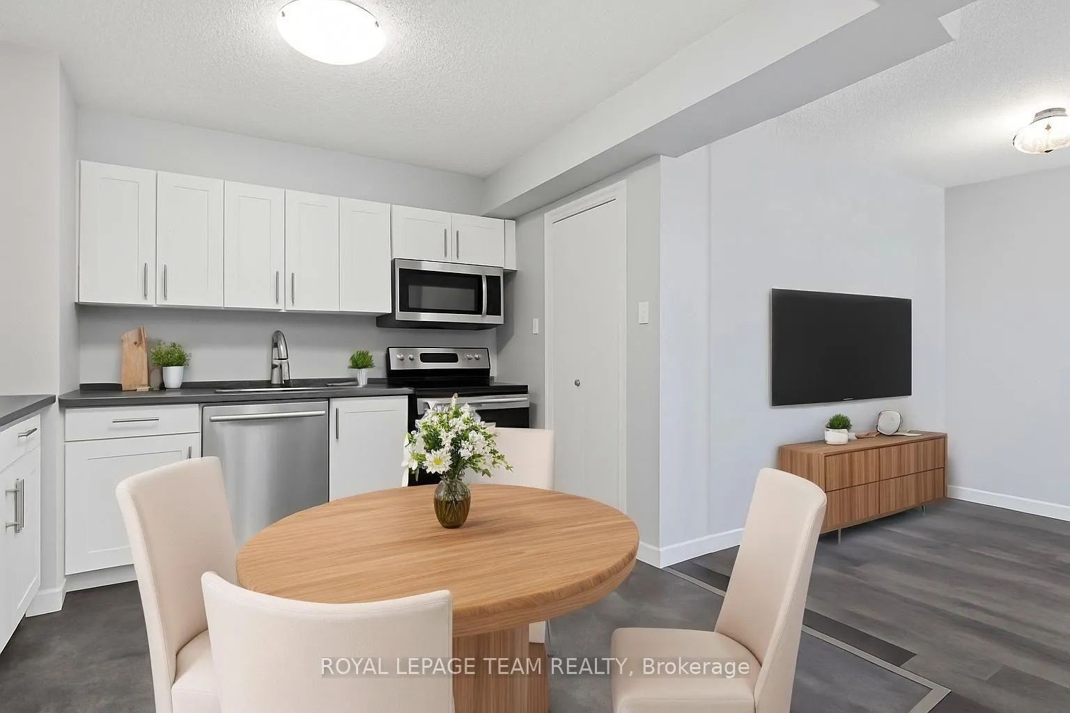 Photo 5 of Unit 901, 200 Bay Street, Ottawa, Ottawa Centre — HOMEH